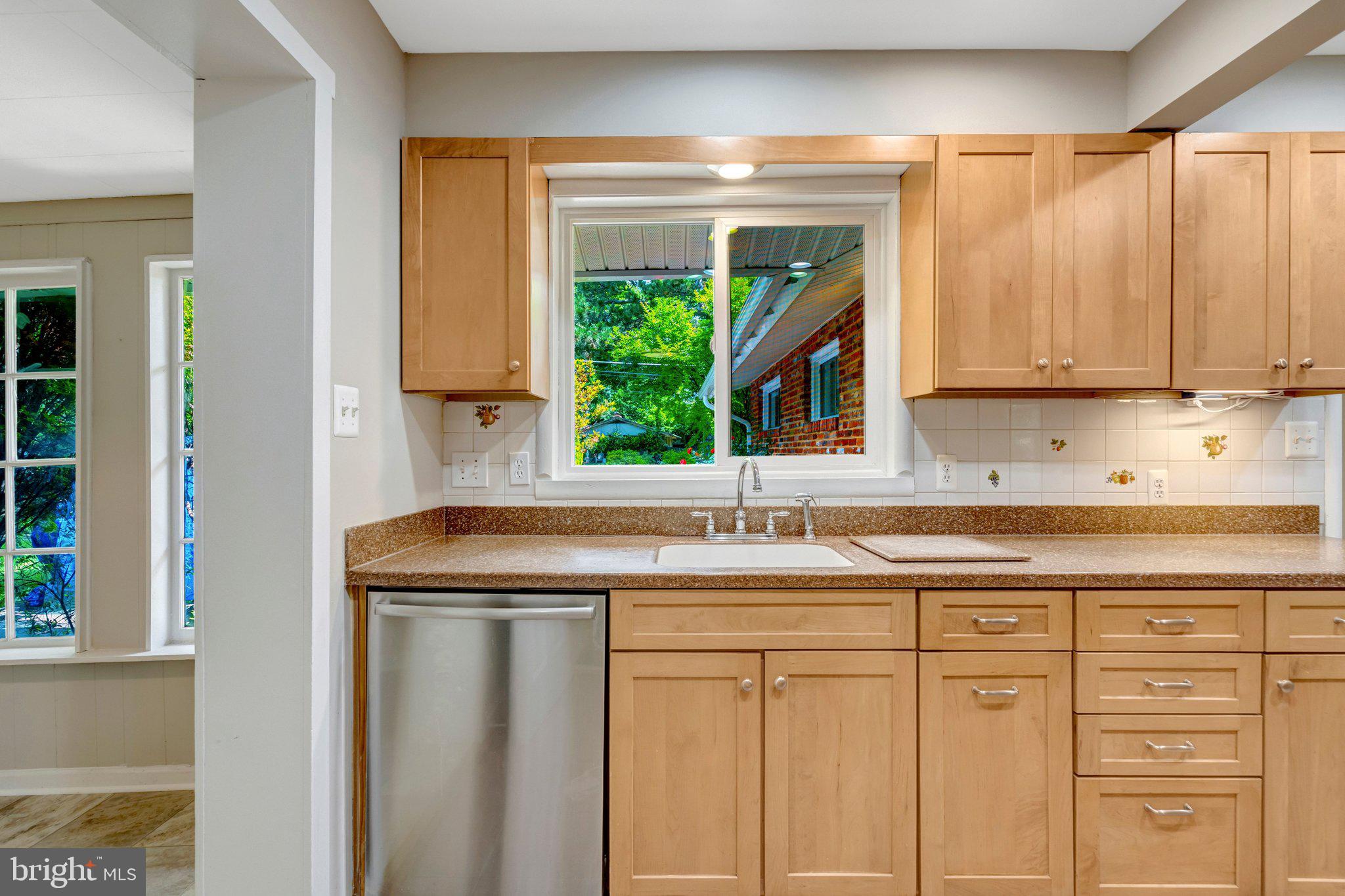 COUNTRY CLUB HILLS - Residential