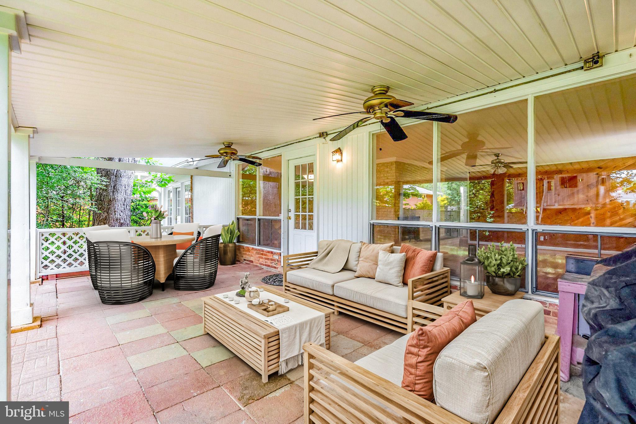 COUNTRY CLUB HILLS - Residential