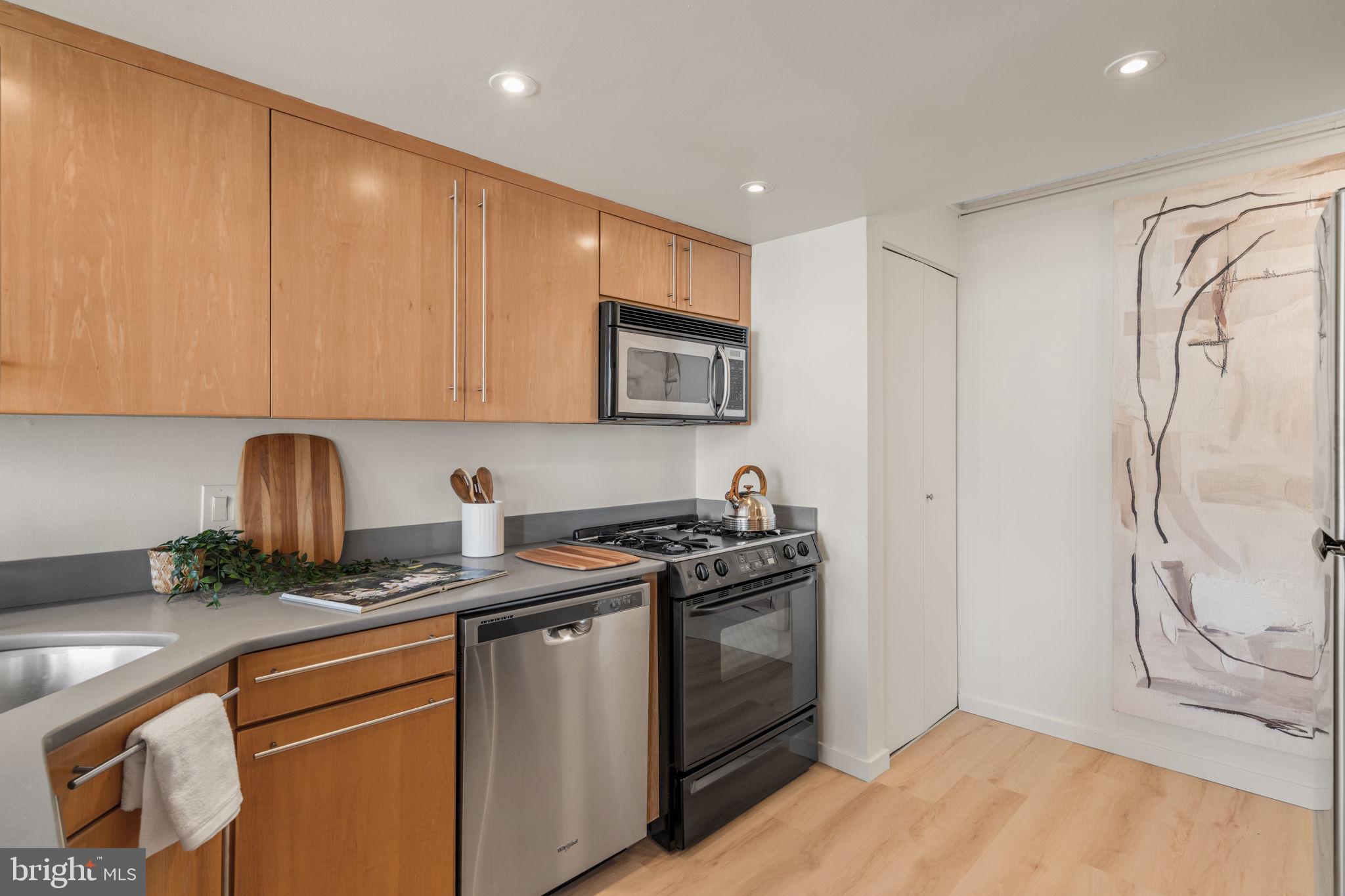 WASHINGTON SQ WEST - Residential