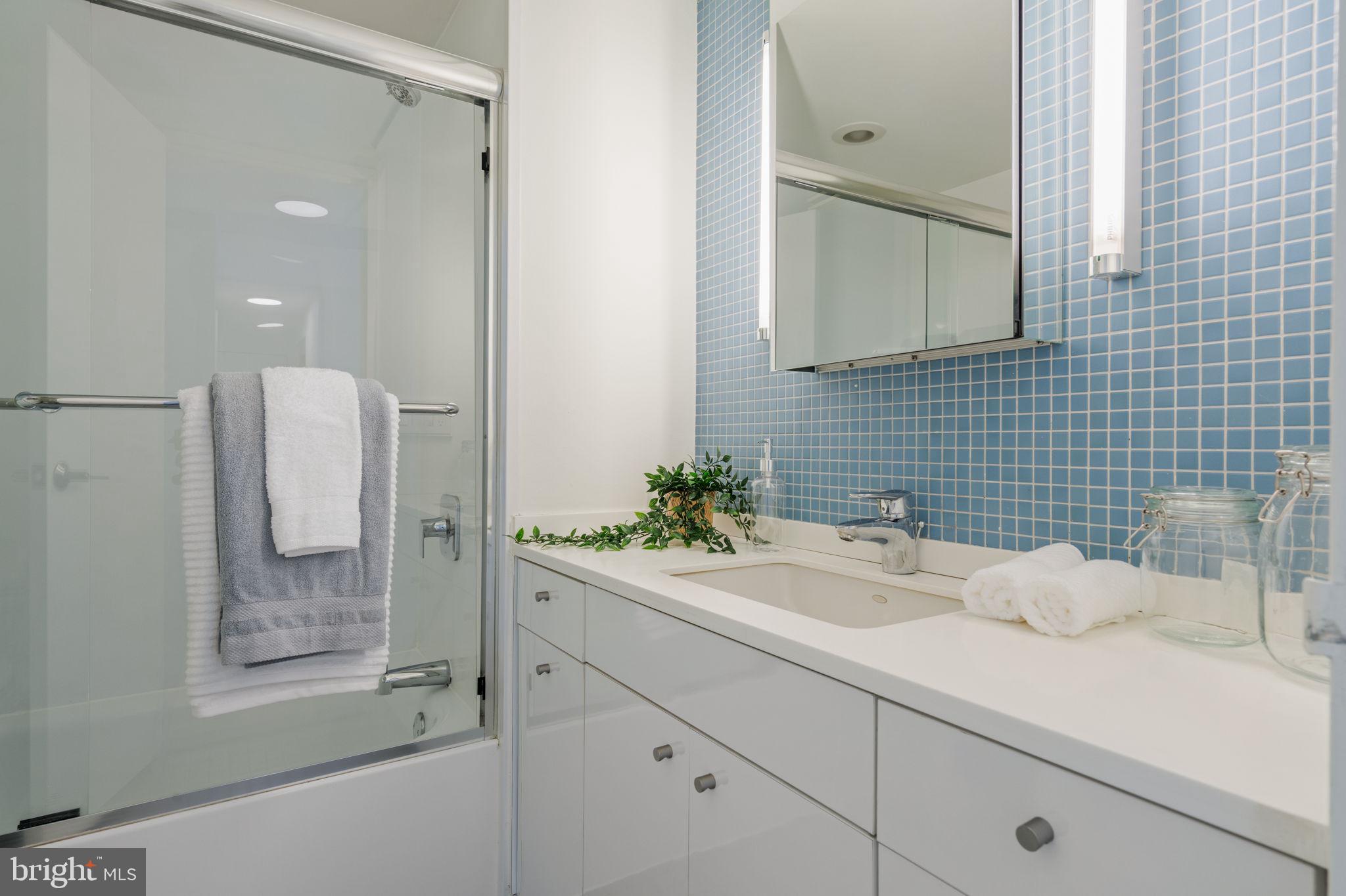 WASHINGTON SQ WEST - Residential
