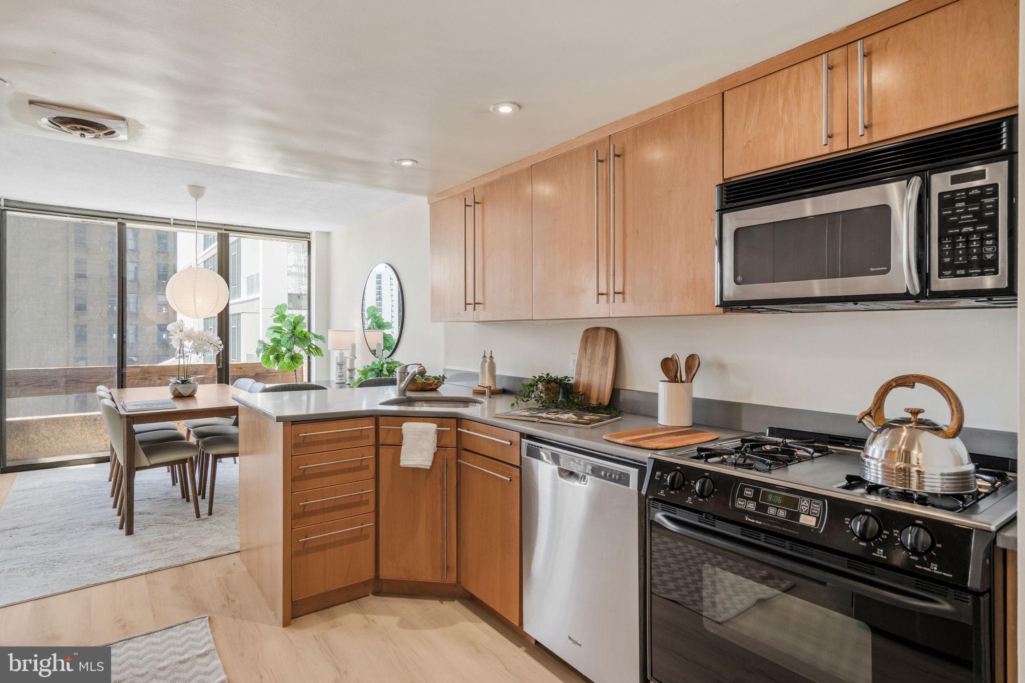 WASHINGTON SQ WEST - Residential