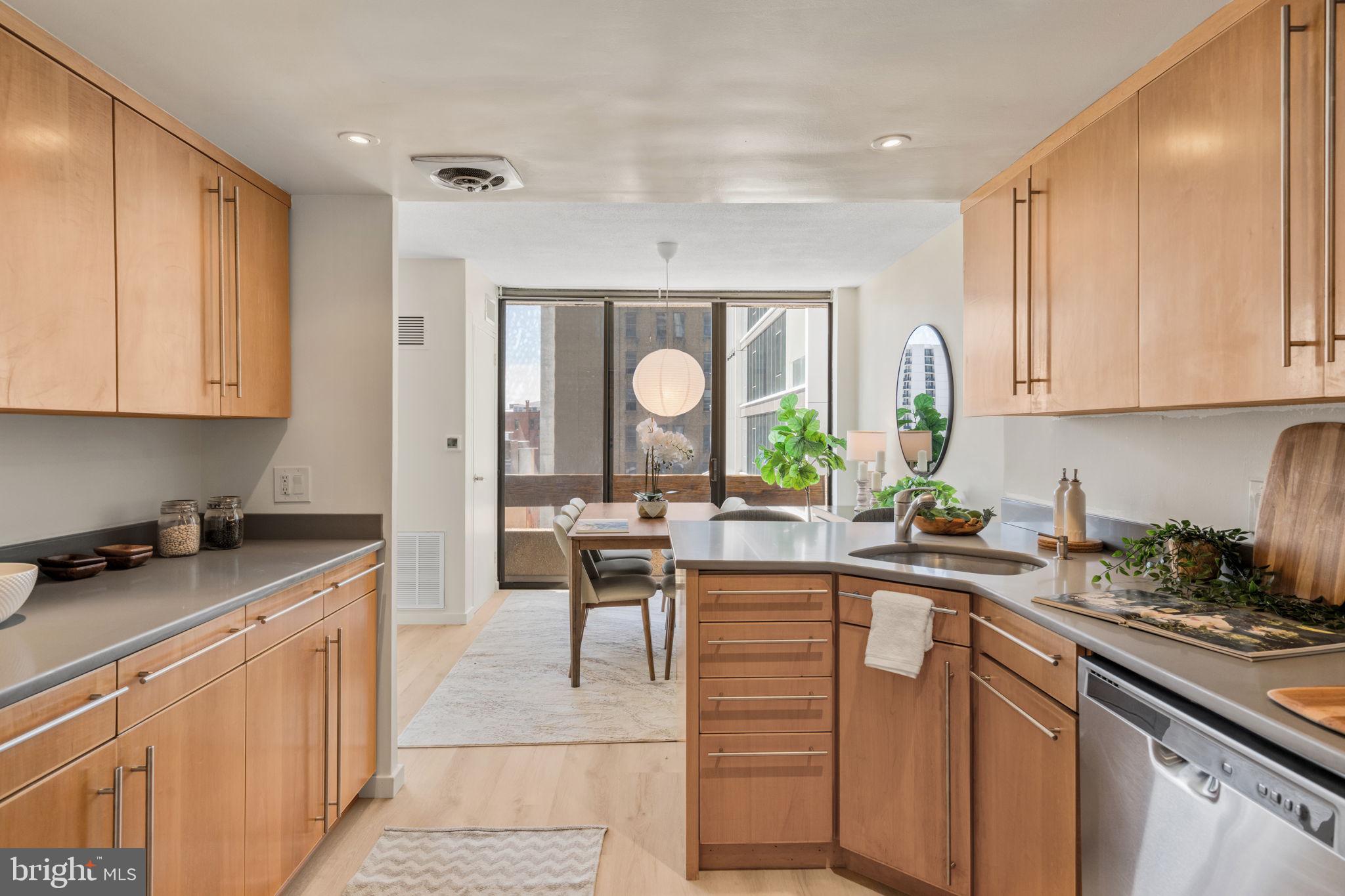 WASHINGTON SQ WEST - Residential