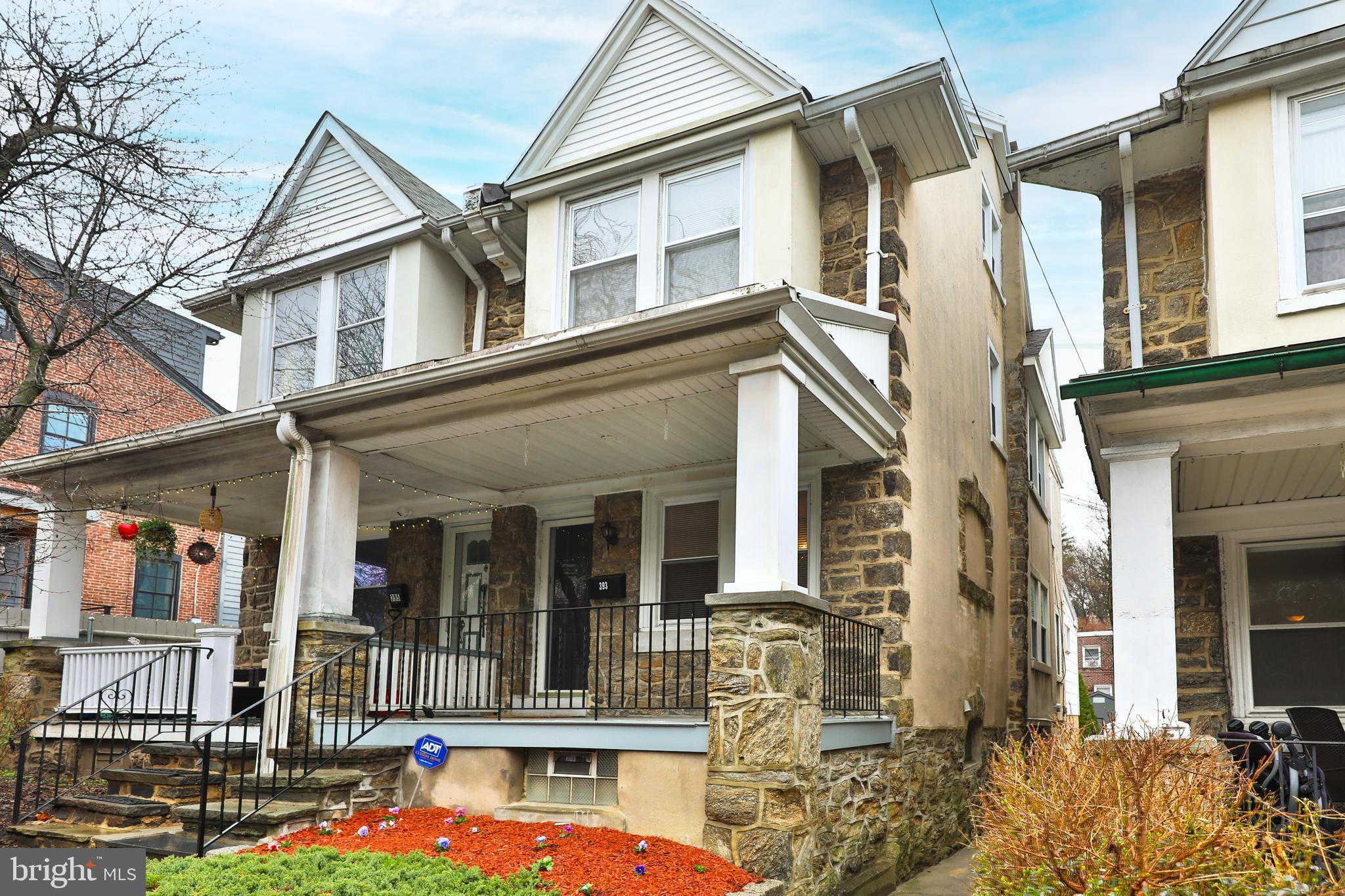 ROXBOROUGH - Residential