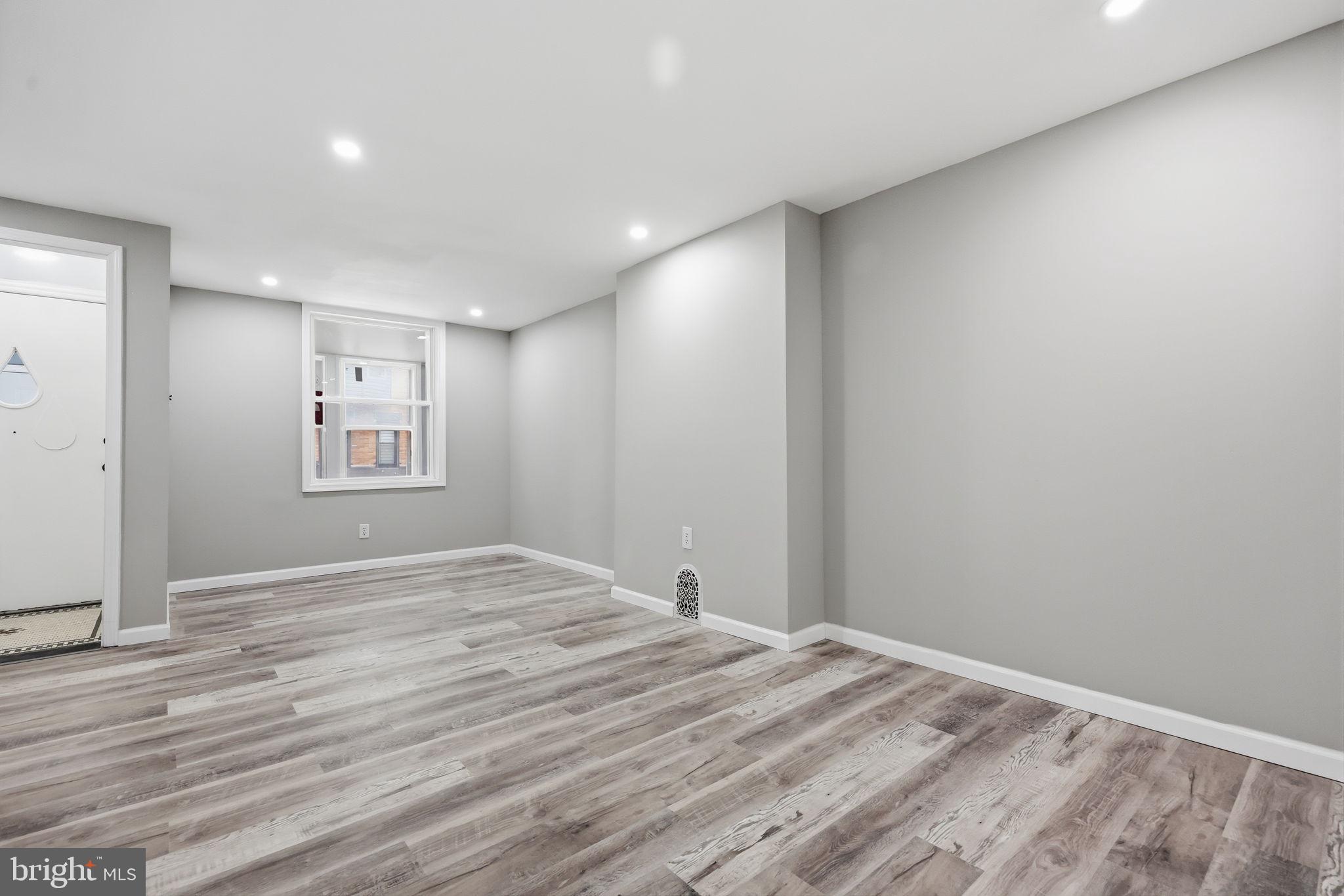 STRAWBERRY MANSION - Residential