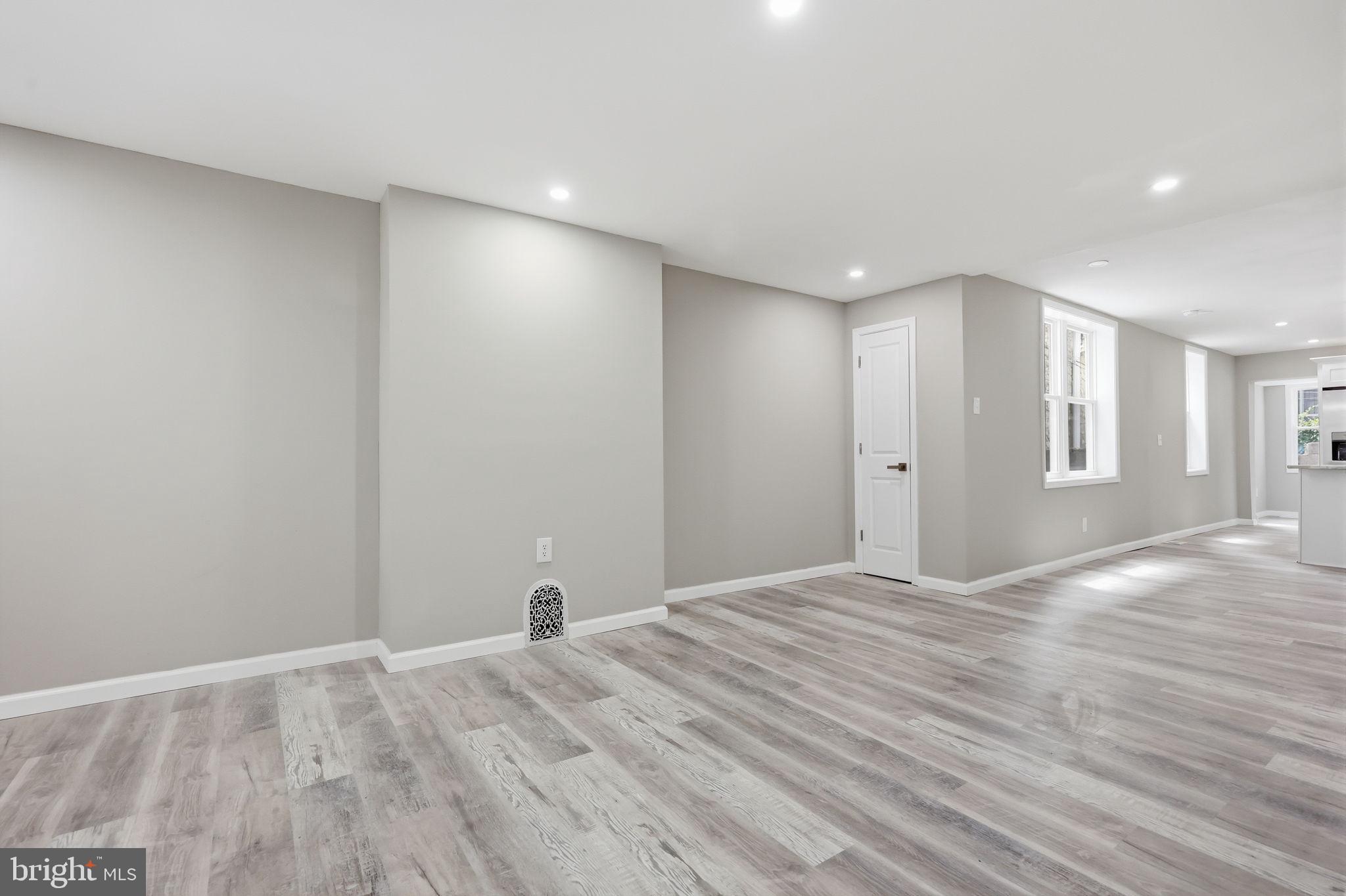STRAWBERRY MANSION - Residential