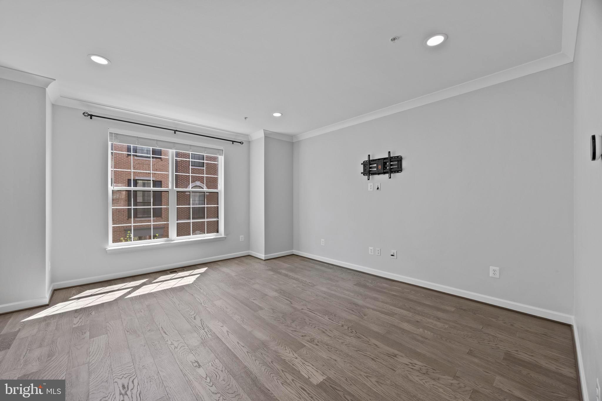 POTOMAC OVERLOOK CONDO - Residential
