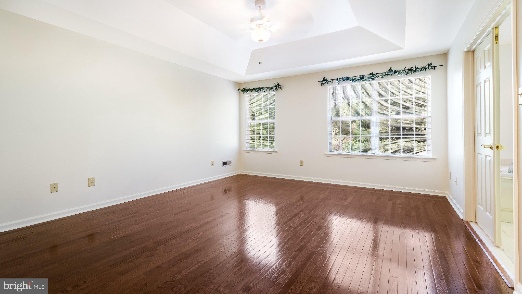 OXFORD LANE - Residential