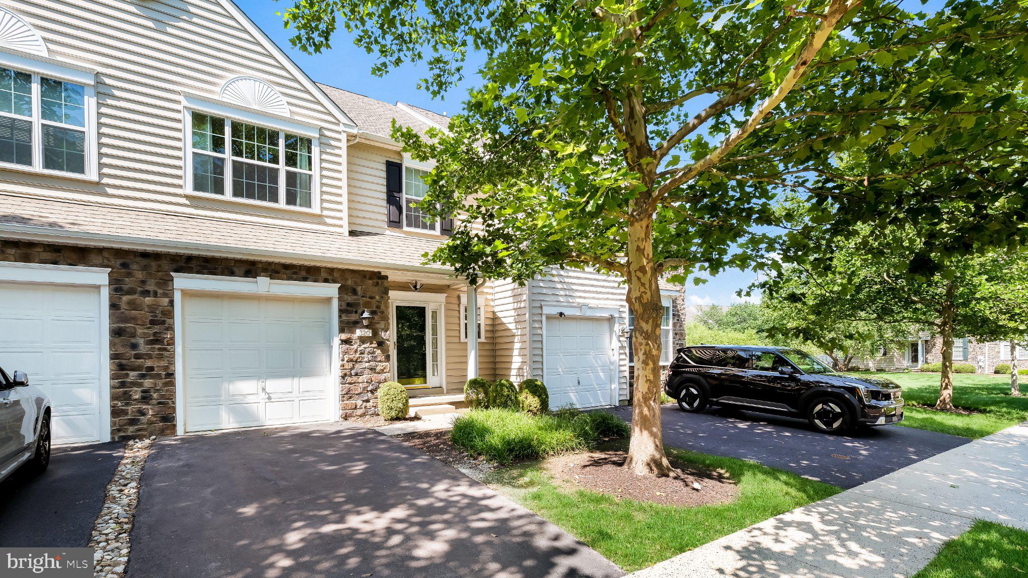OXFORD LANE - Residential