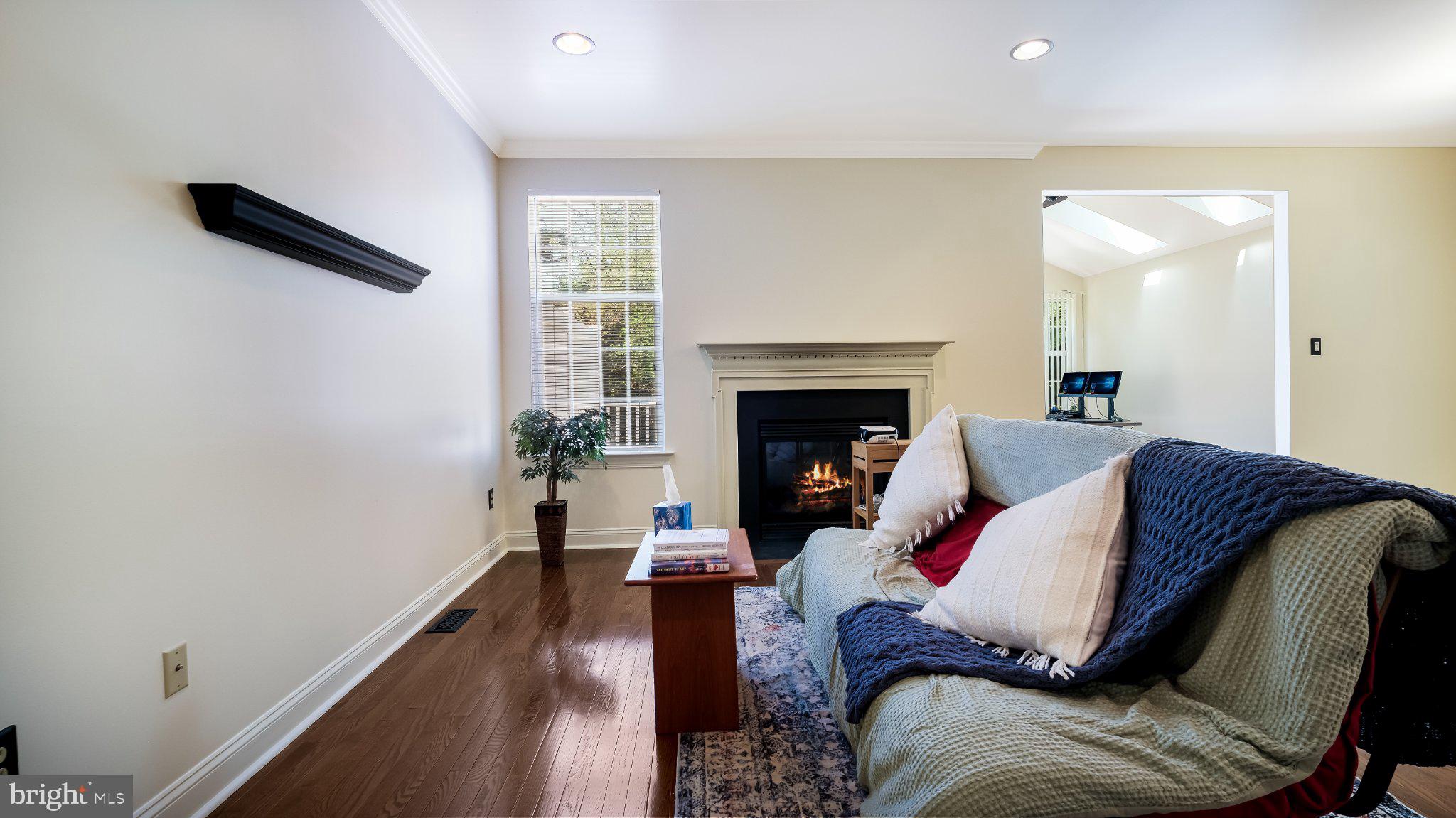 OXFORD LANE - Residential