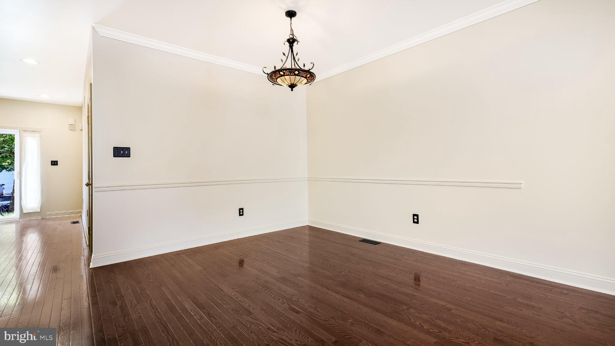 OXFORD LANE - Residential
