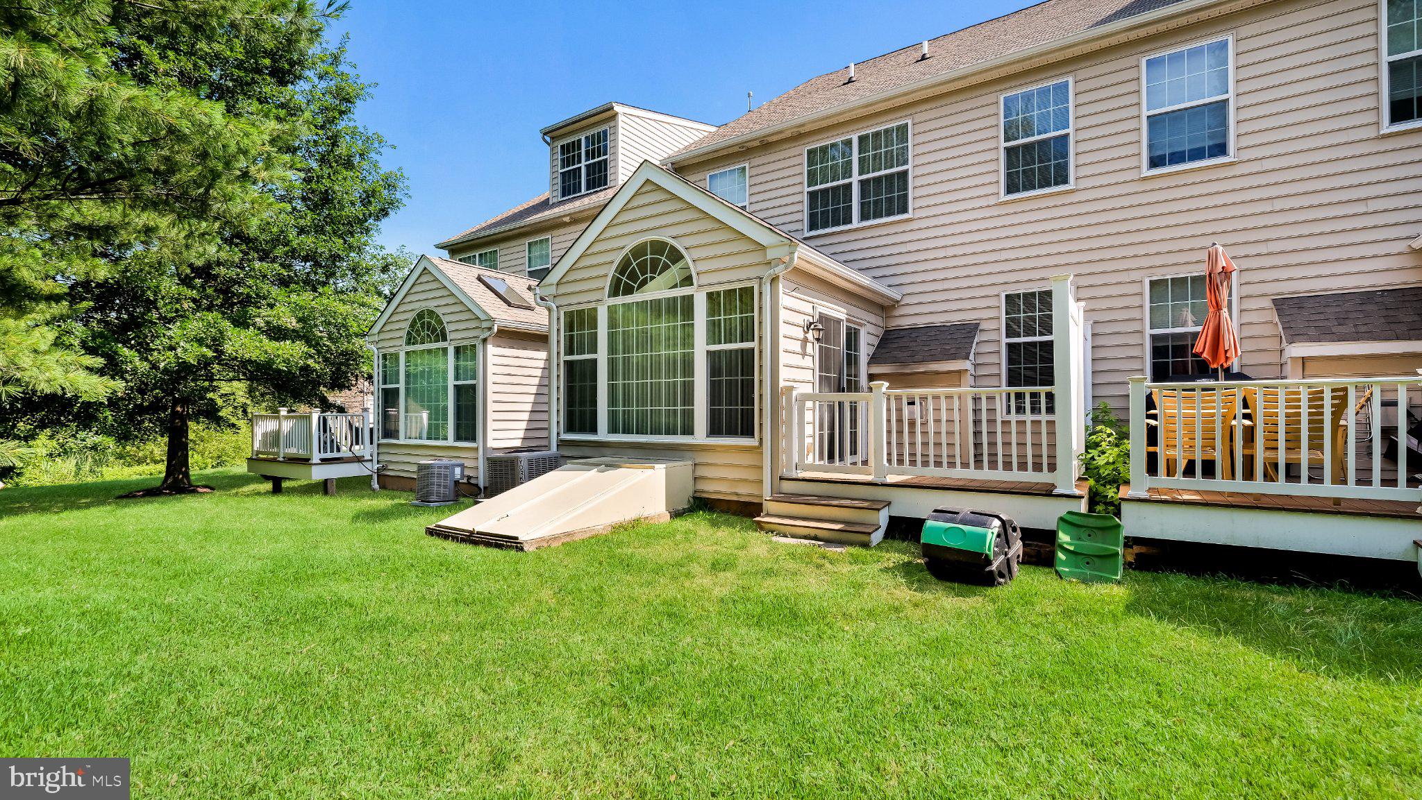 OXFORD LANE - Residential