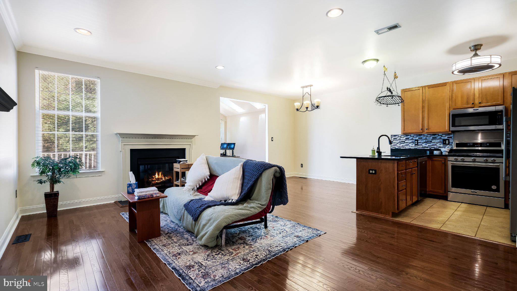 OXFORD LANE - Residential