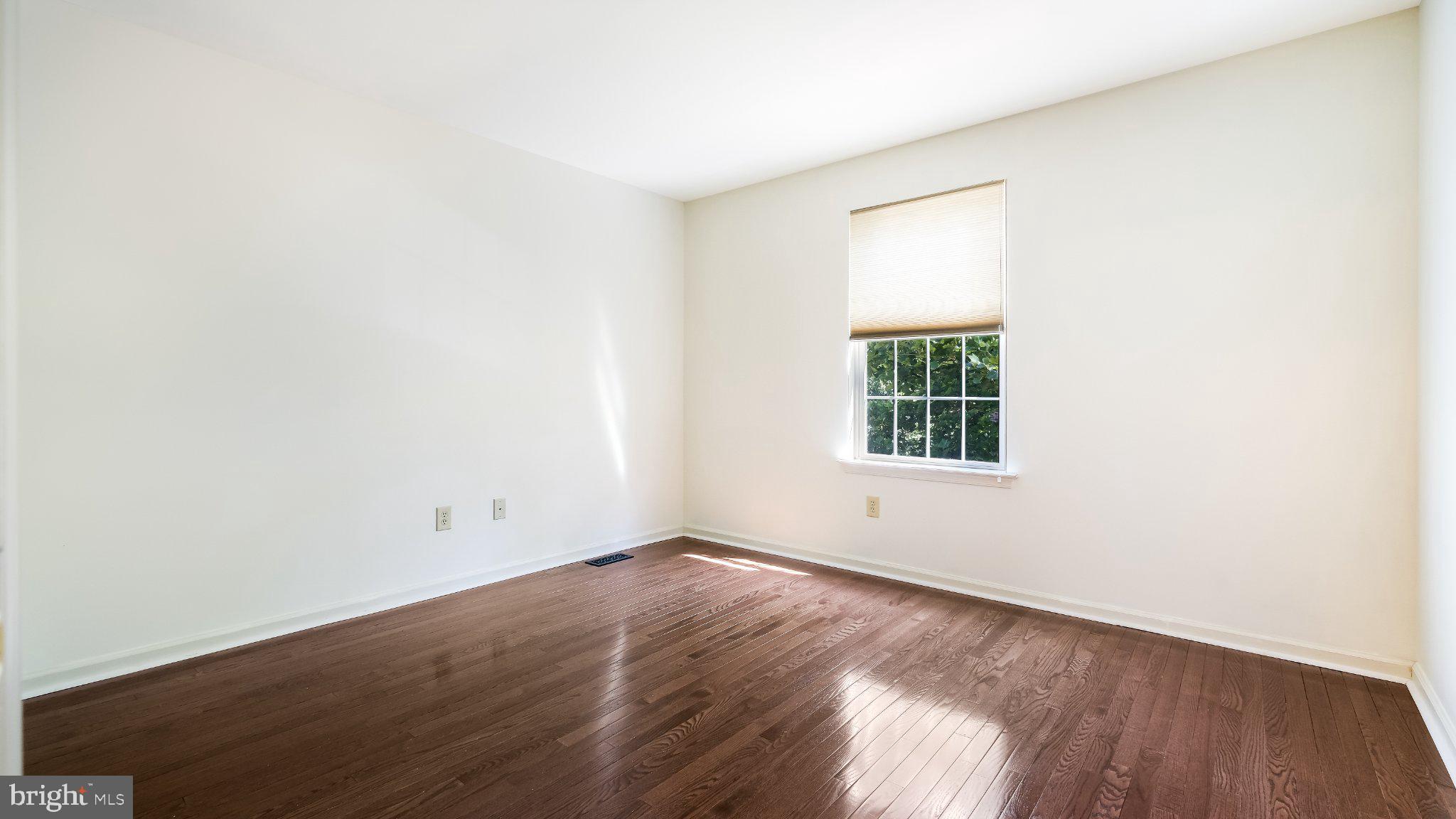 OXFORD LANE - Residential