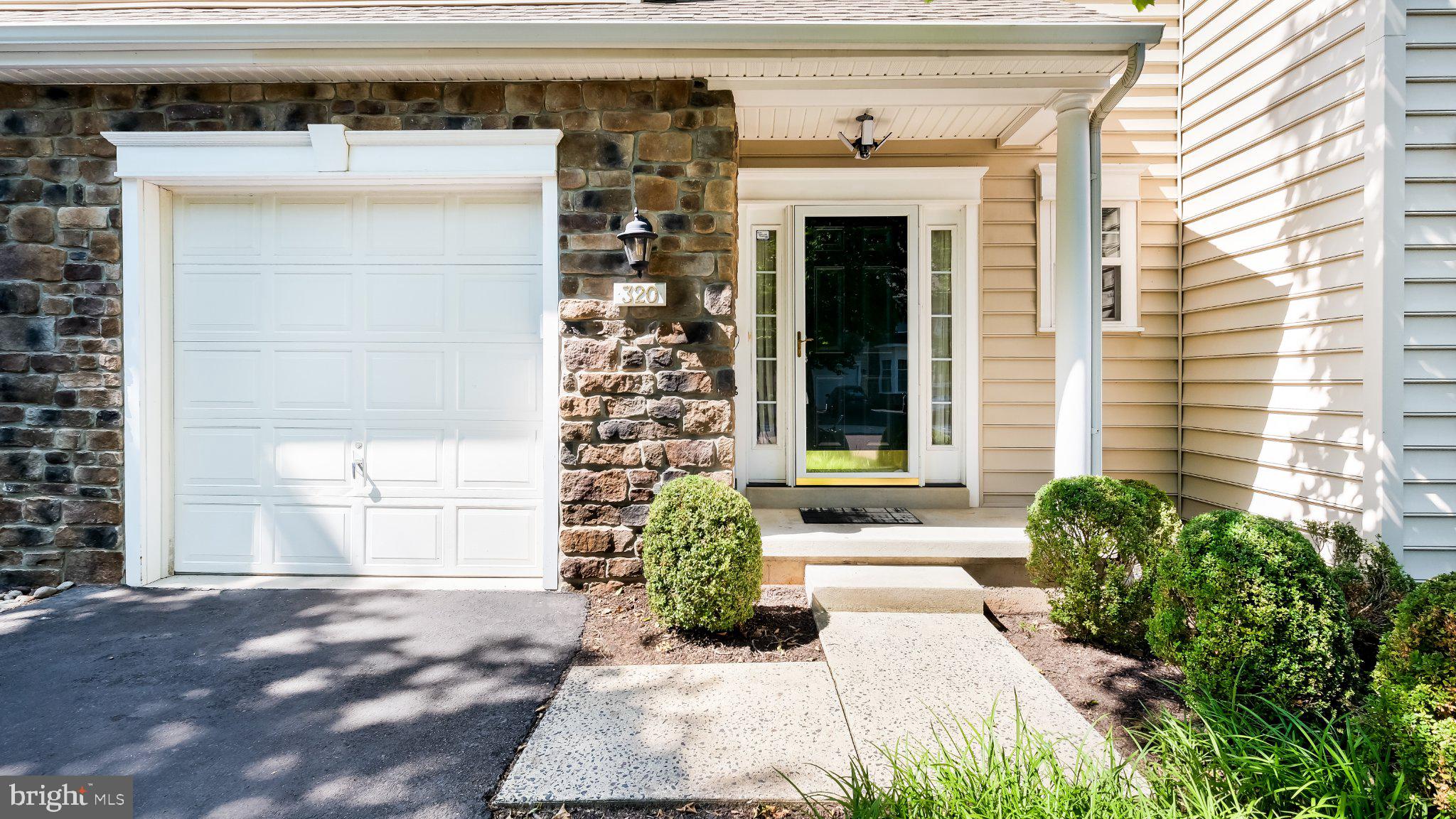 OXFORD LANE - Residential