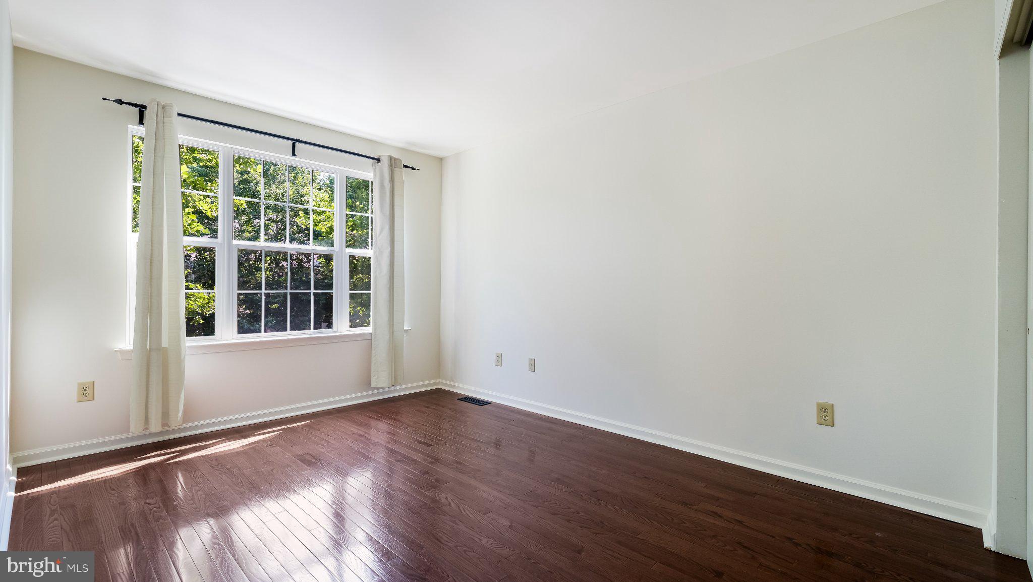 OXFORD LANE - Residential