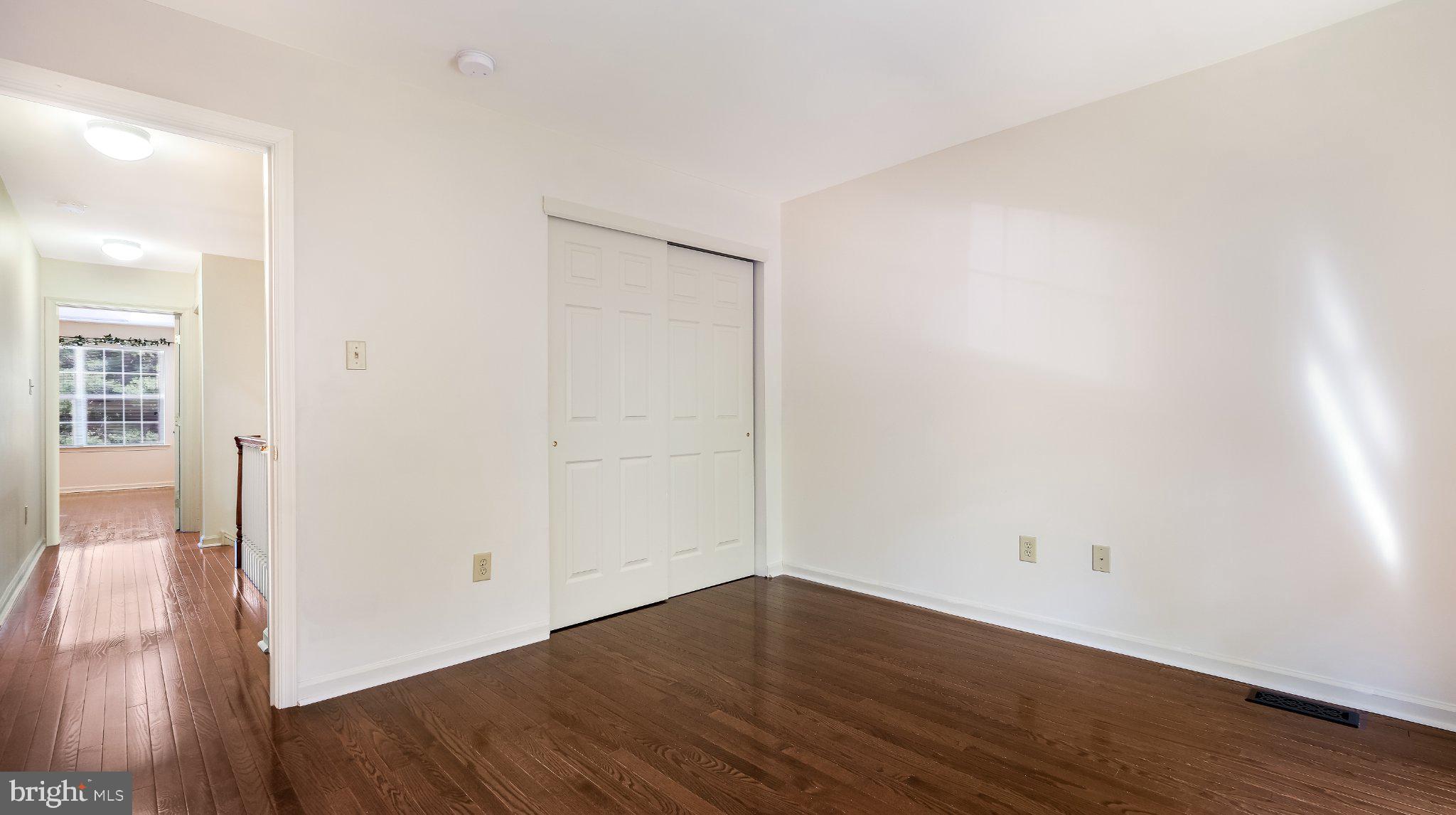 OXFORD LANE - Residential