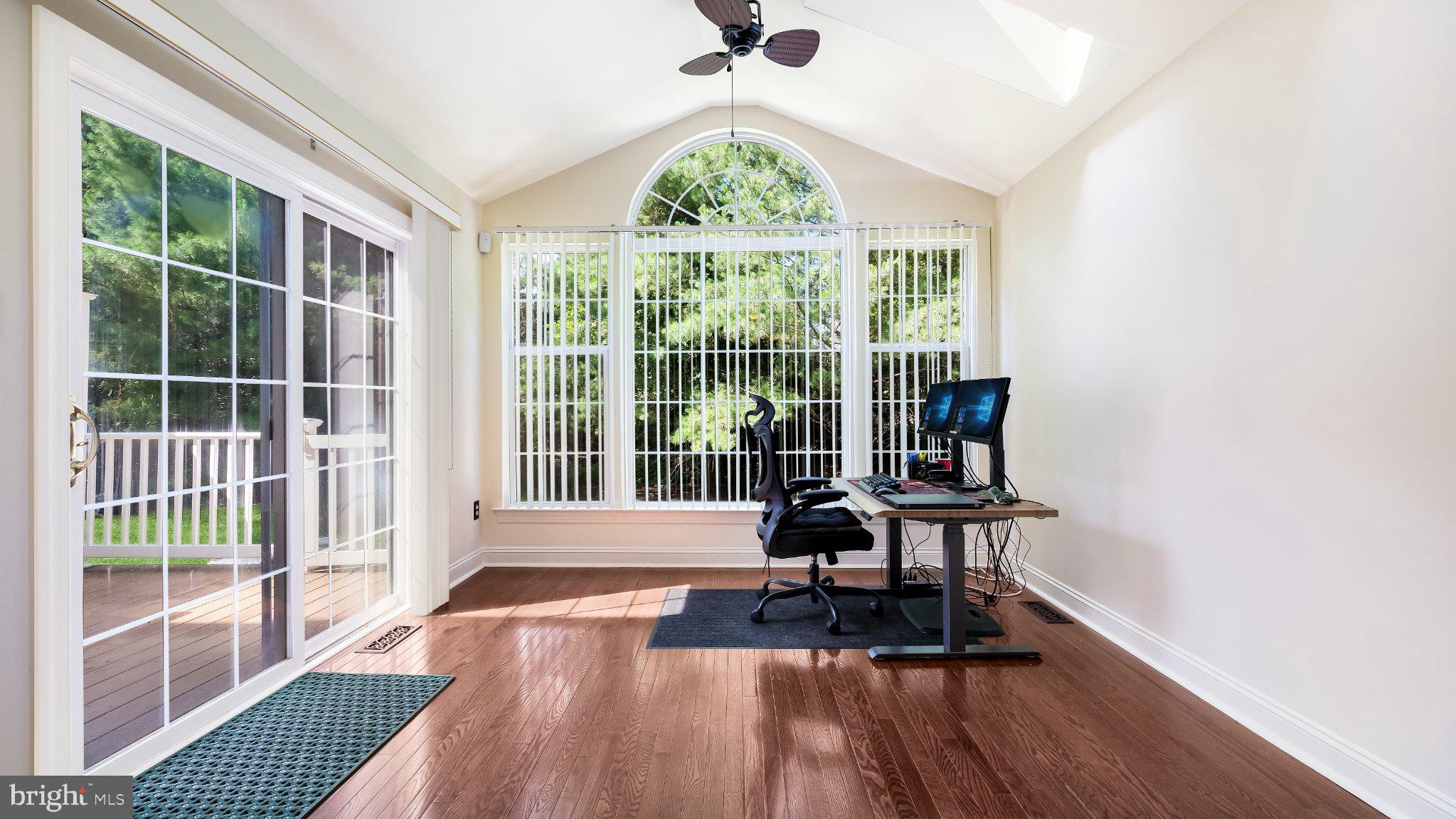 OXFORD LANE - Residential