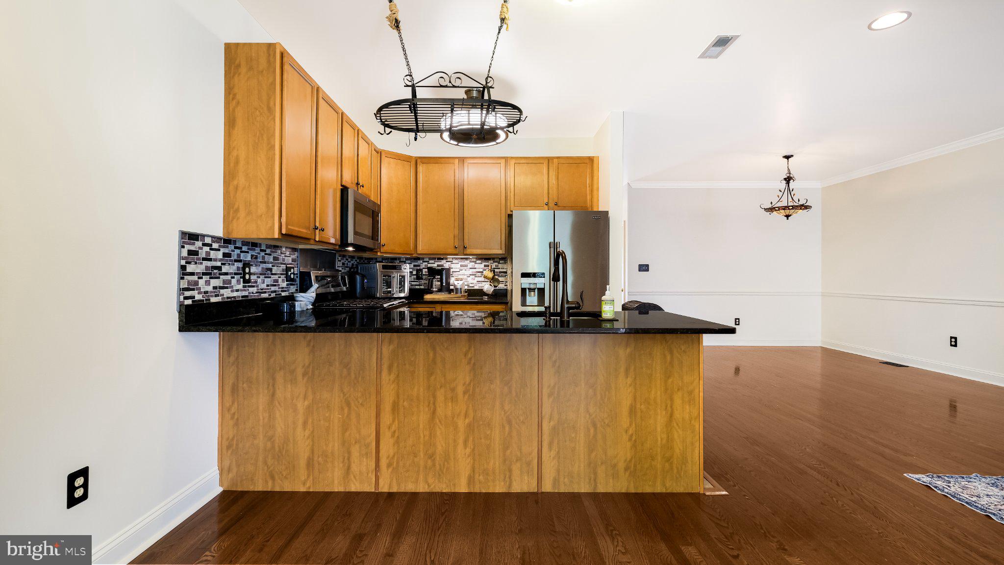 OXFORD LANE - Residential