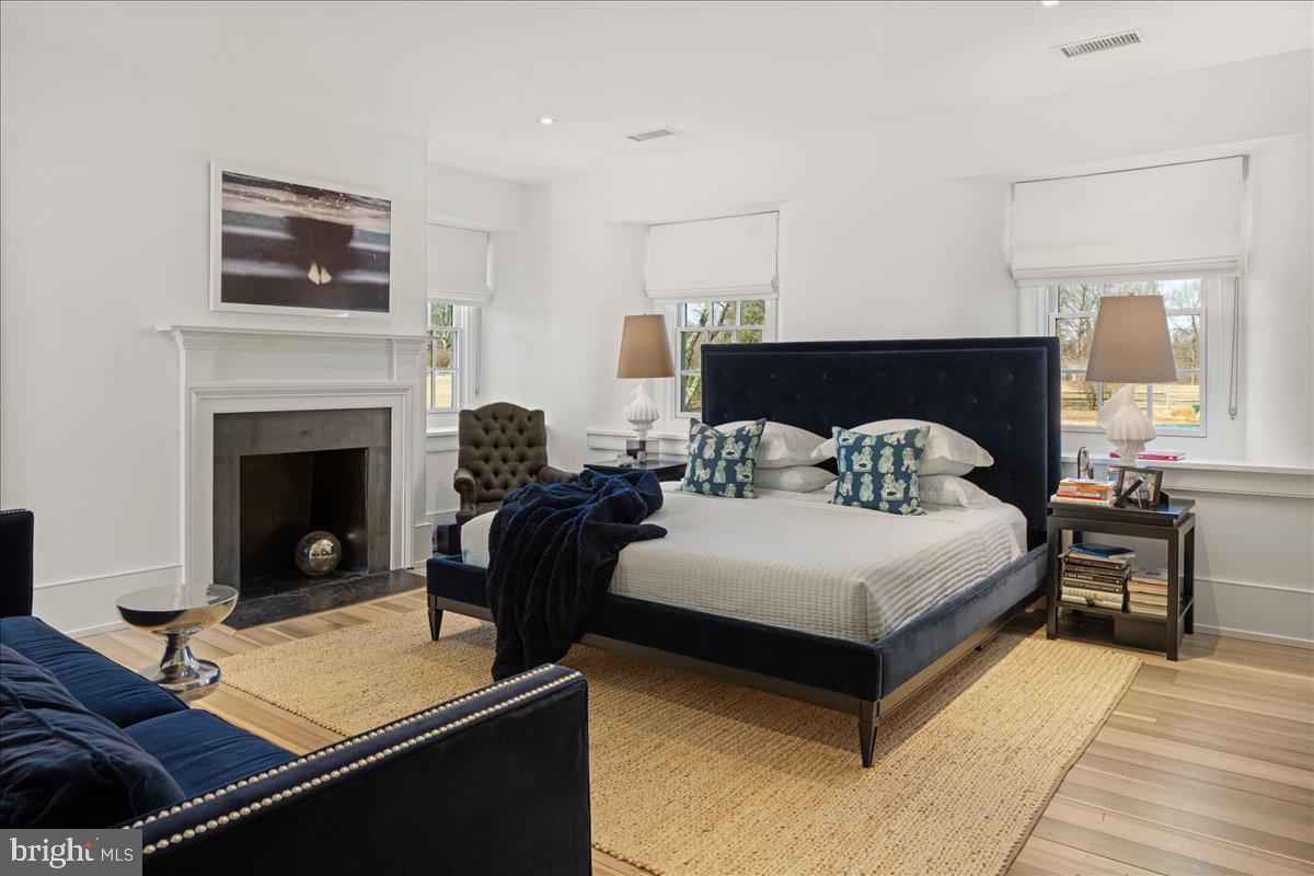 RADNOR HUNT - Residential