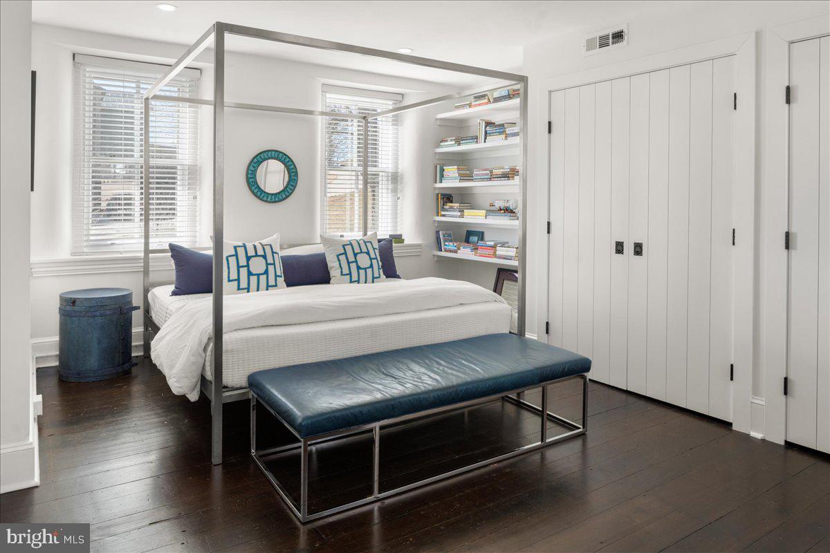 RADNOR HUNT - Residential