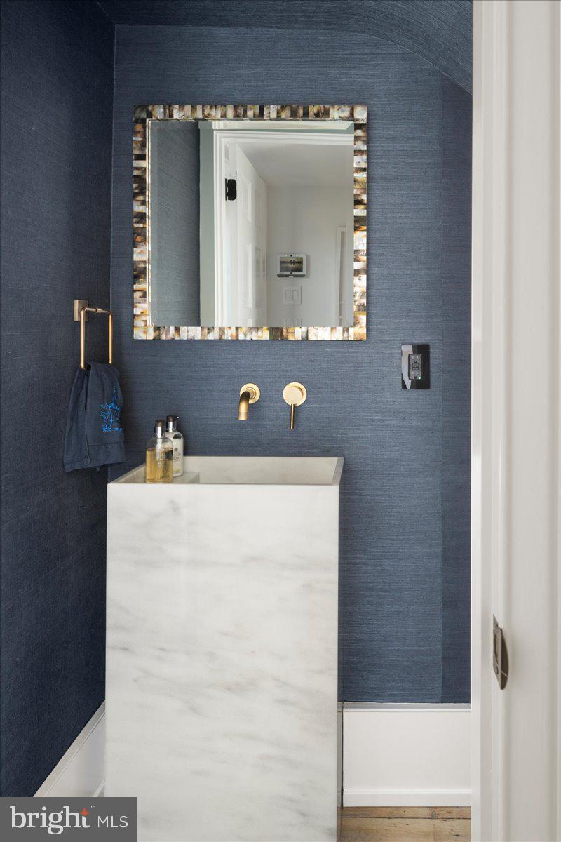 RADNOR HUNT - Residential