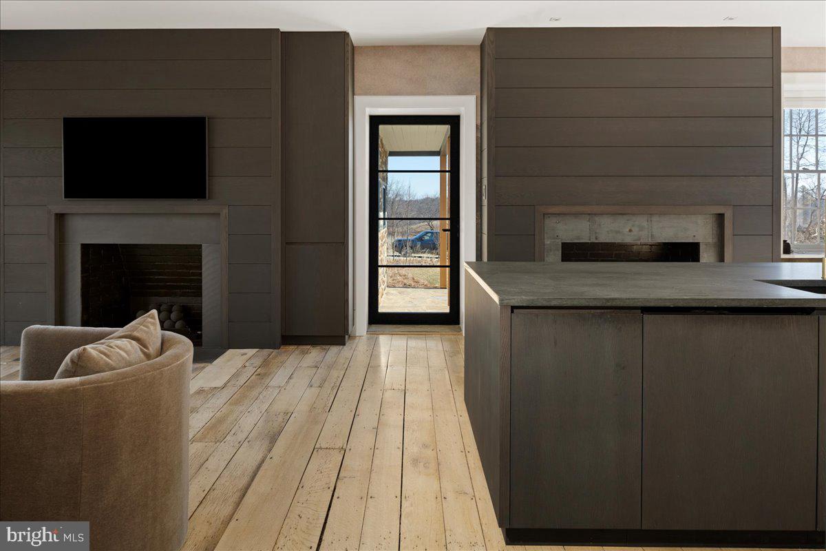 RADNOR HUNT - Residential