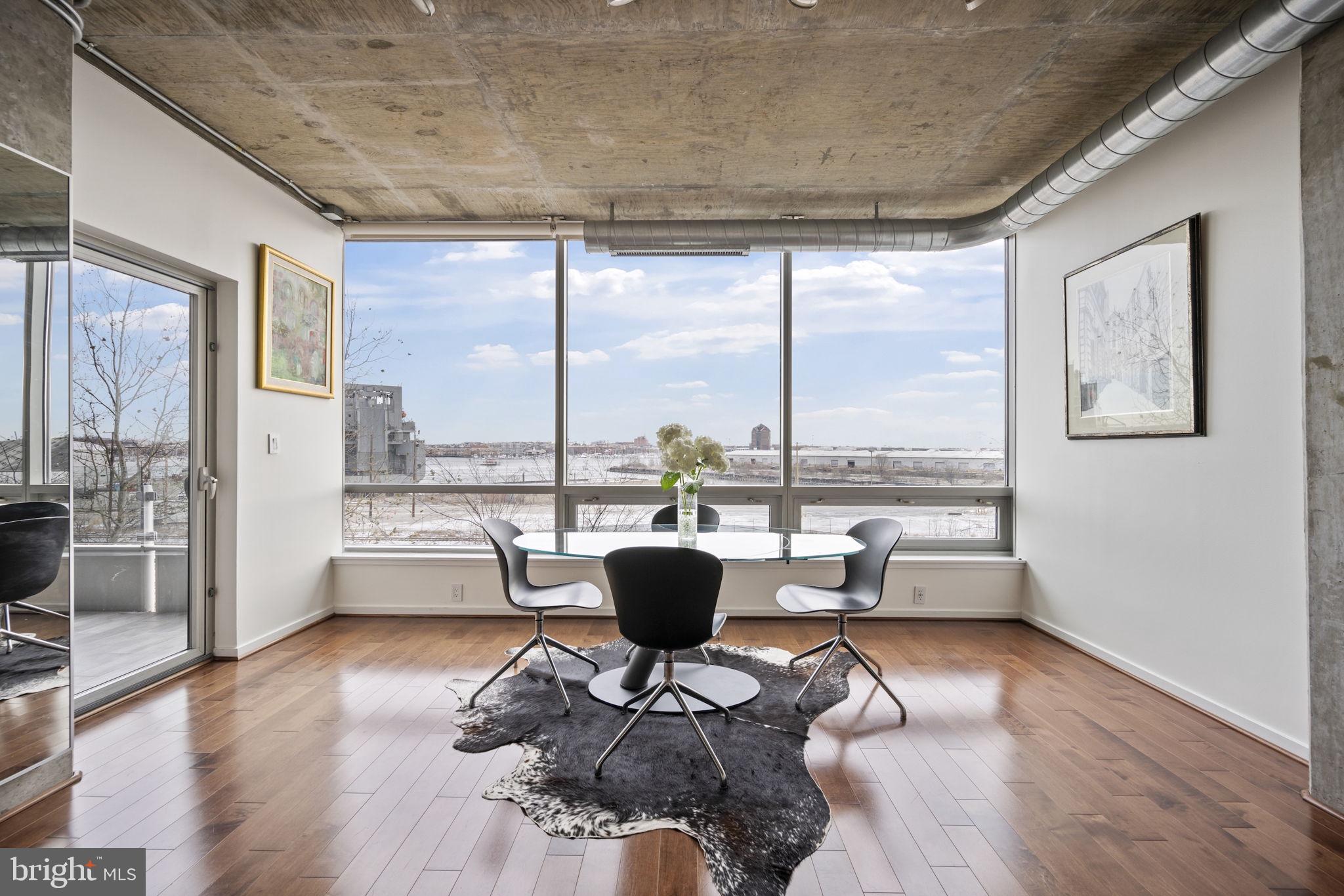 LOCUST POINT - Residential