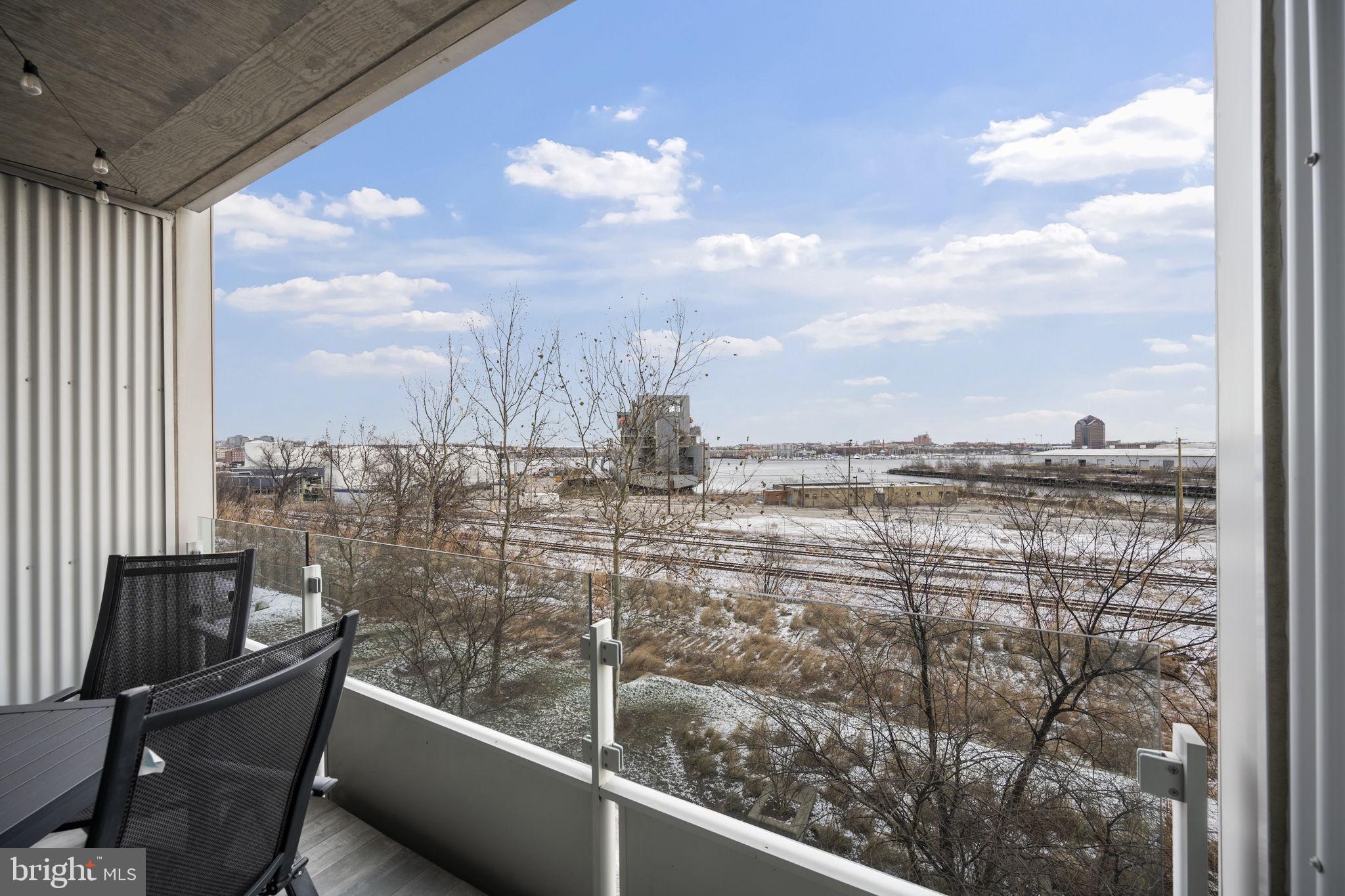 LOCUST POINT - Residential