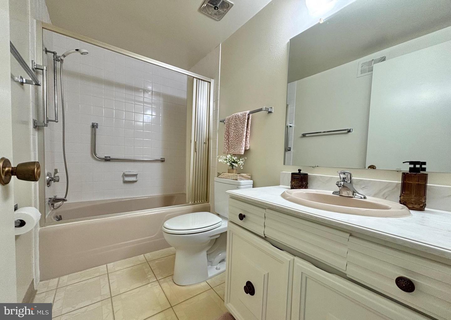 LEISURE WORLD - Residential
