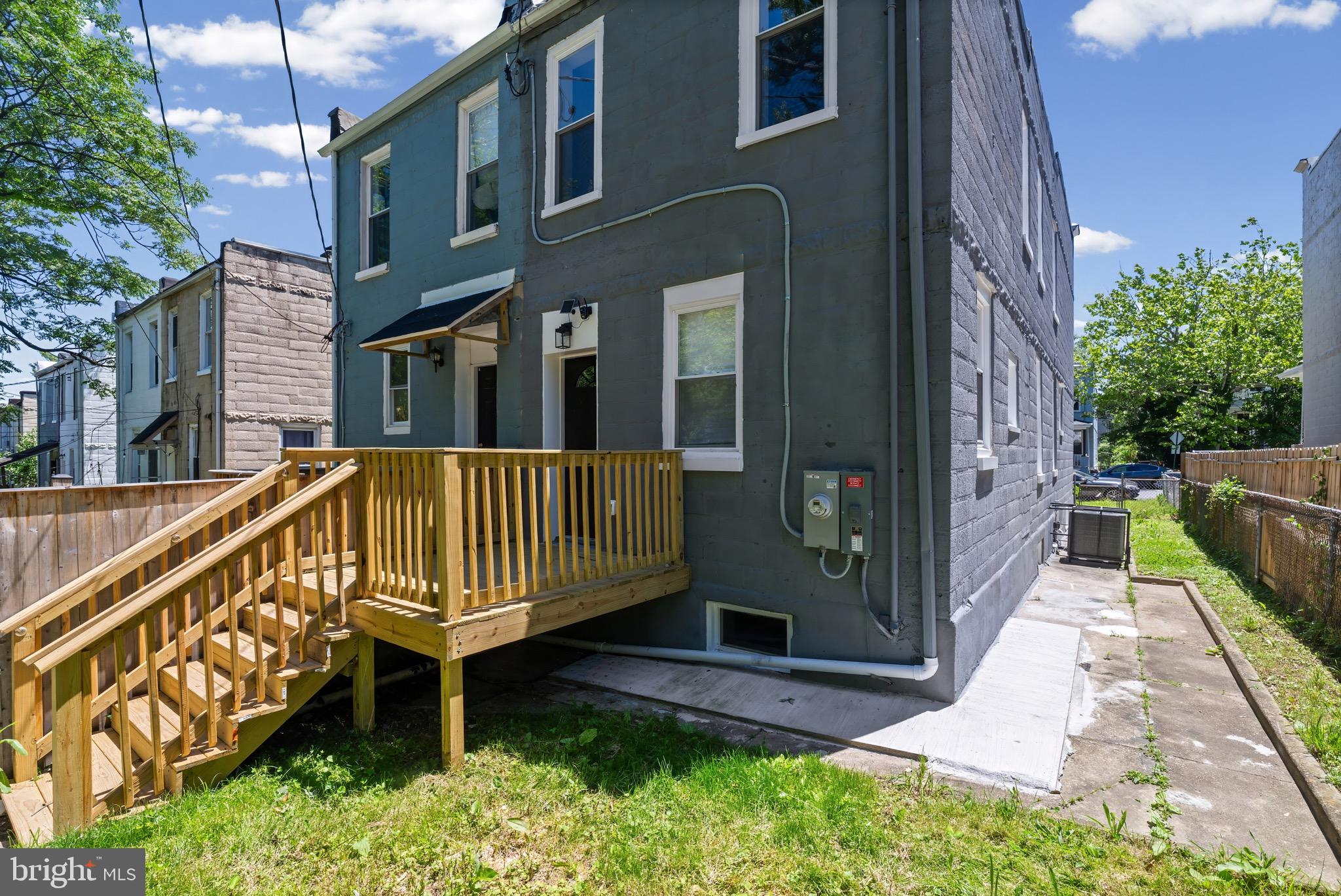 PEN LUCY - Residential