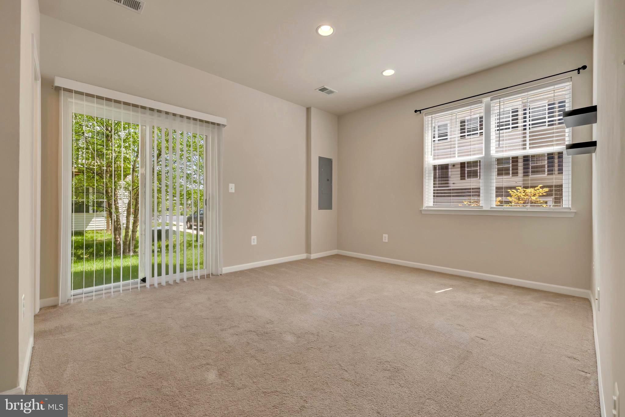 OAKVIEW VILLAGE - Residential