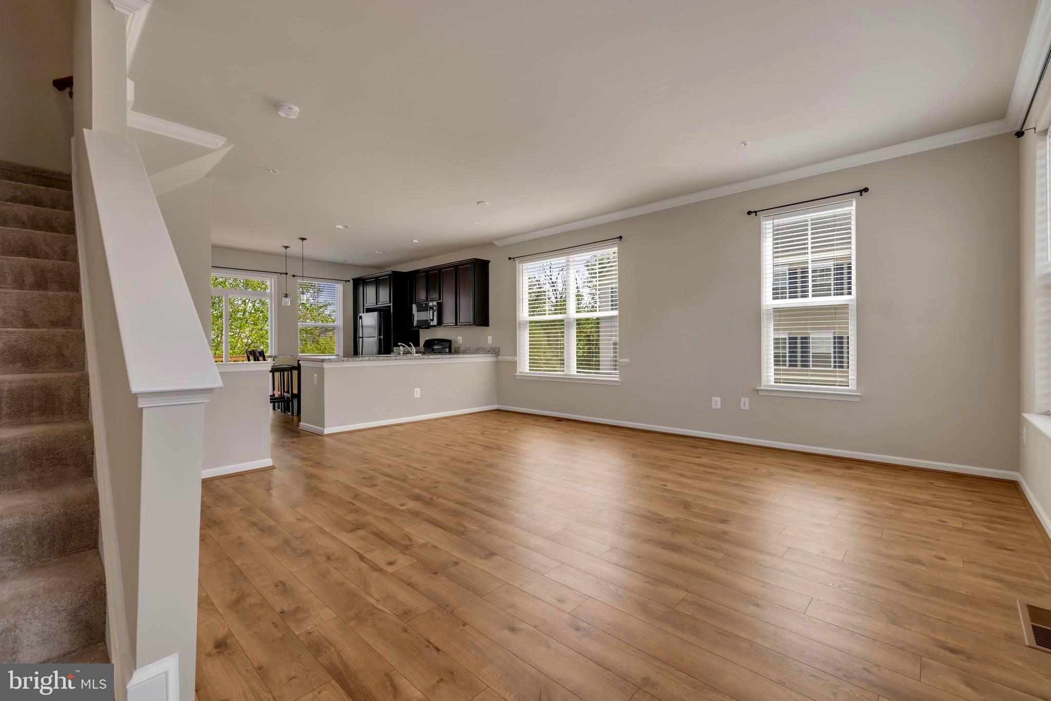 OAKVIEW VILLAGE - Residential