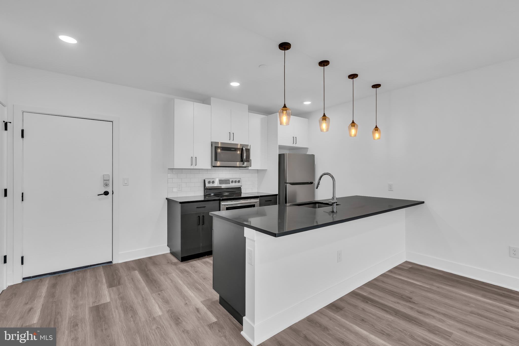 OLDE KENSINGTON - Residential Lease