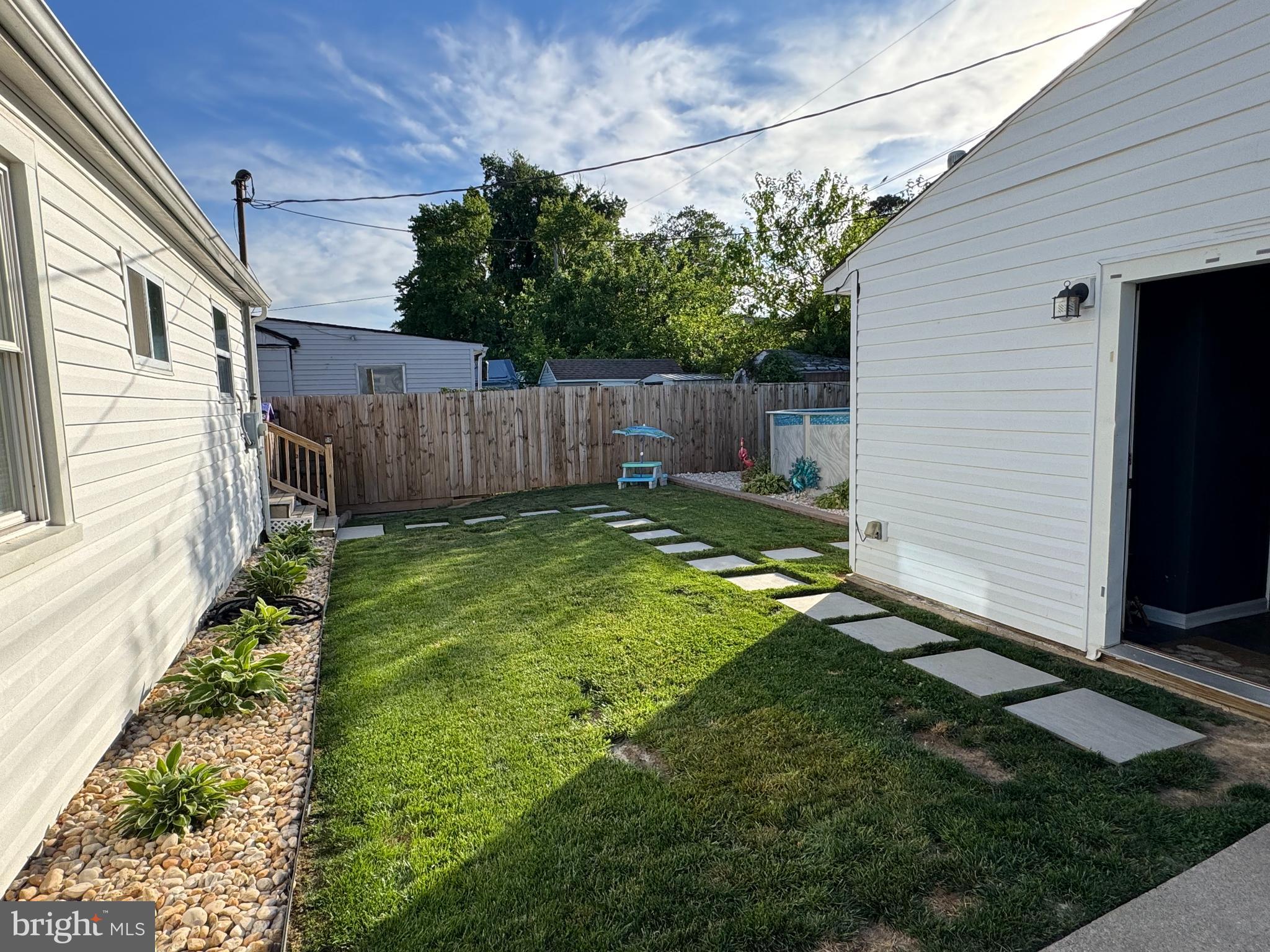 EDGEWATER - Residential