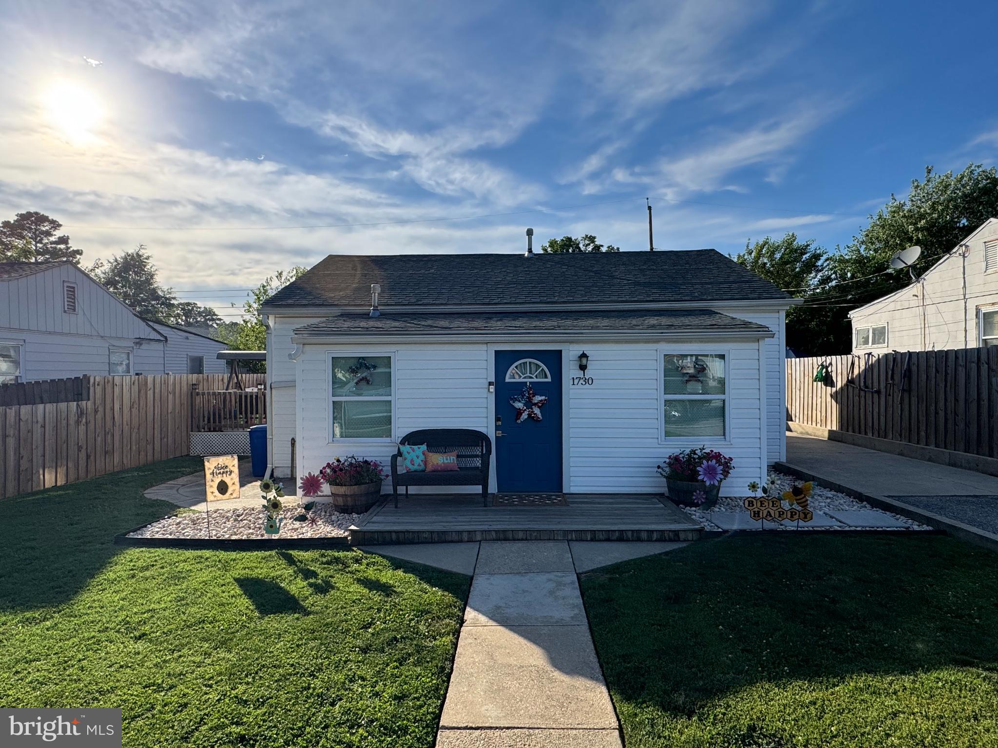 EDGEWATER - Residential