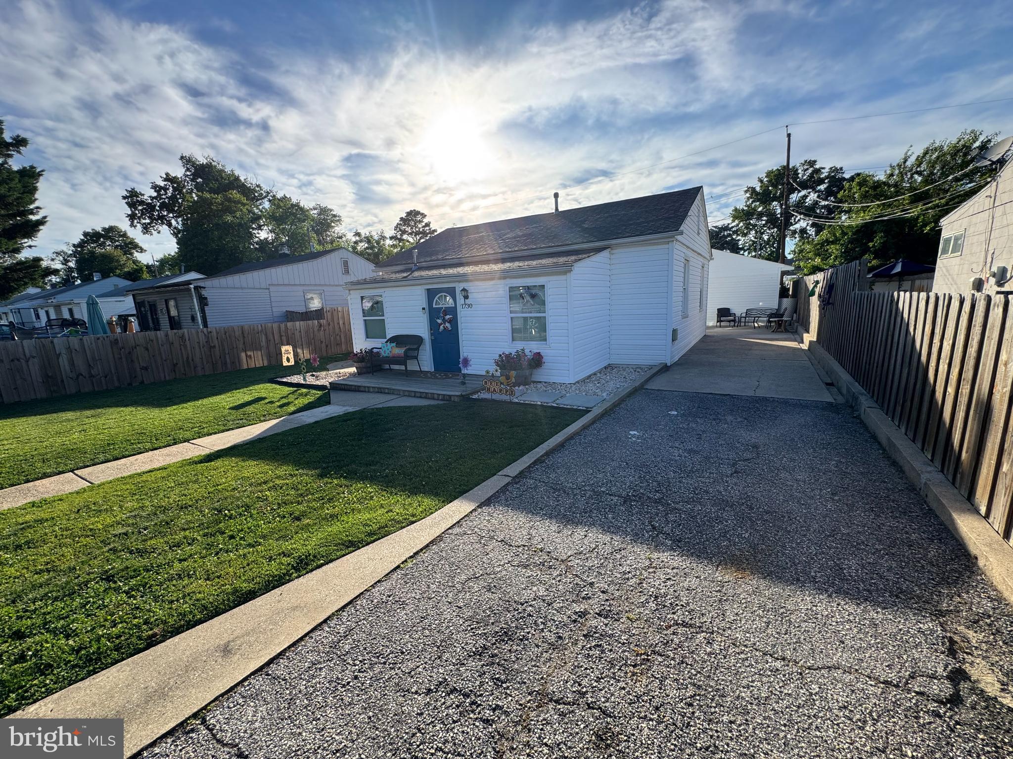 EDGEWATER - Residential