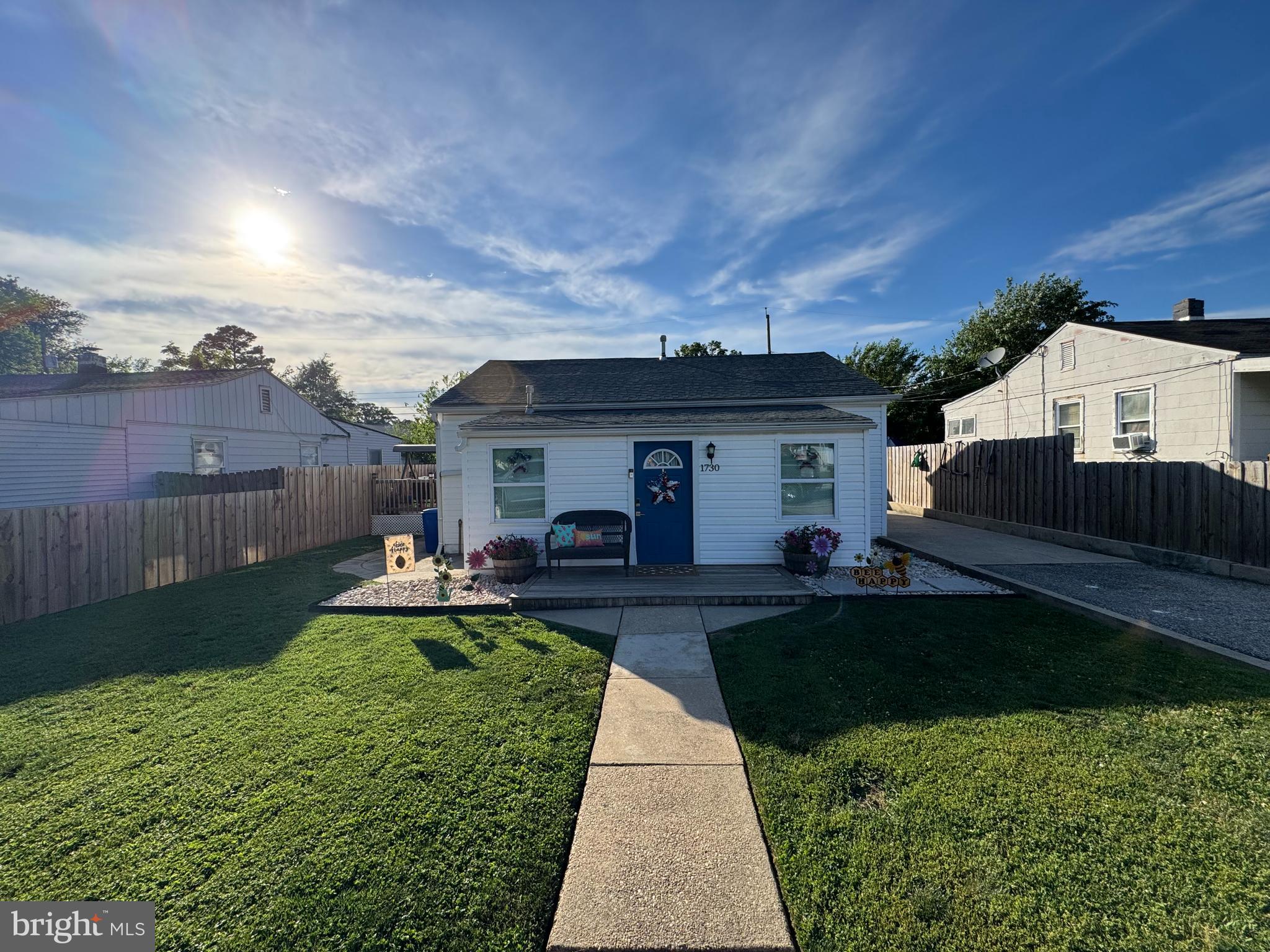EDGEWATER - Residential
