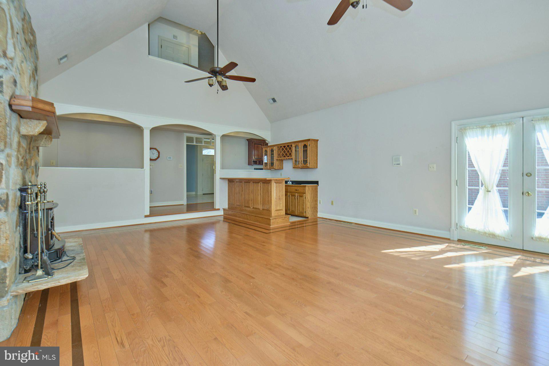 CAERNARVON WOODS - Residential