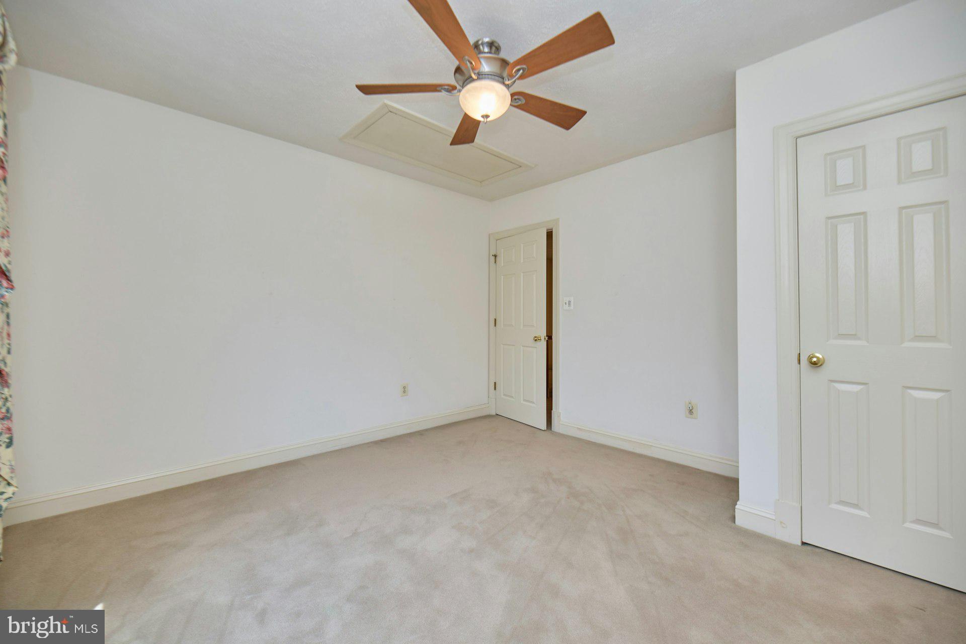 CAERNARVON WOODS - Residential