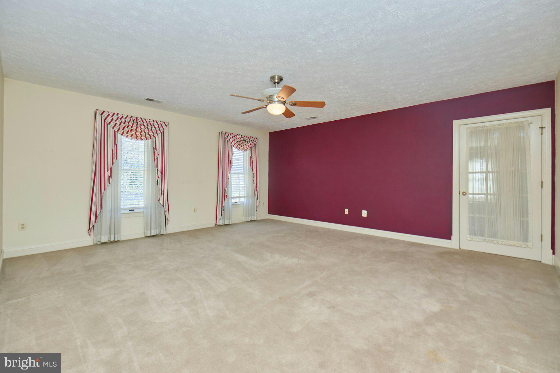 CAERNARVON WOODS - Residential