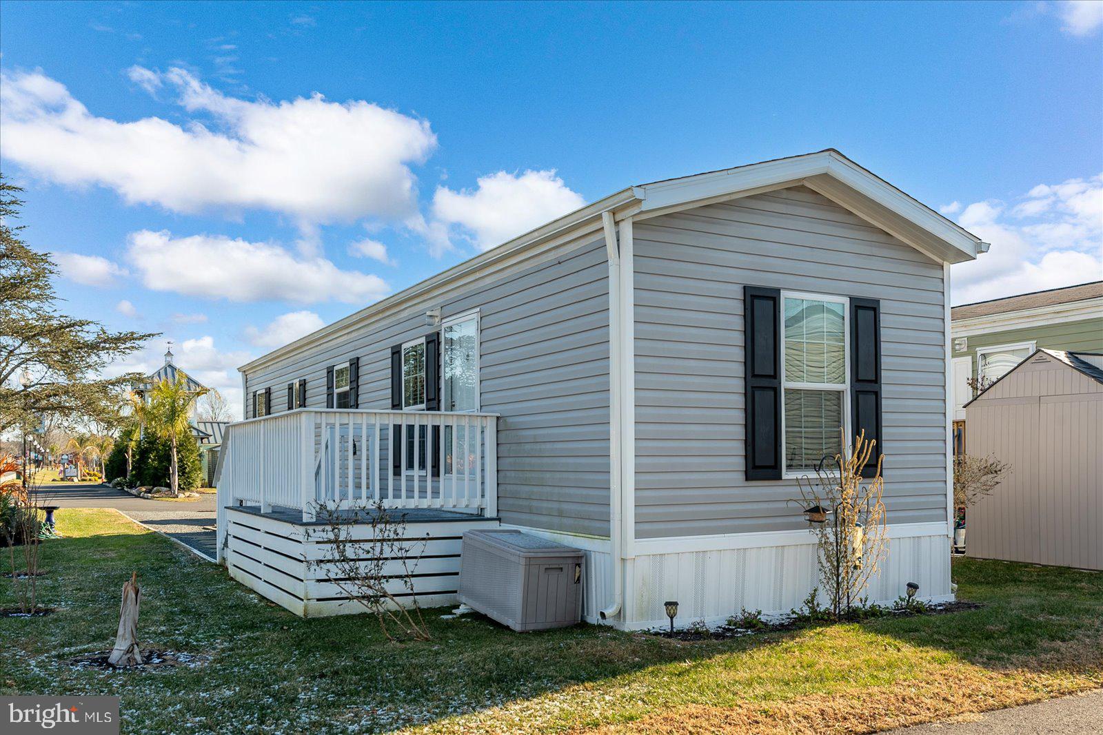 SALT LIFE PARK LLC - Residential