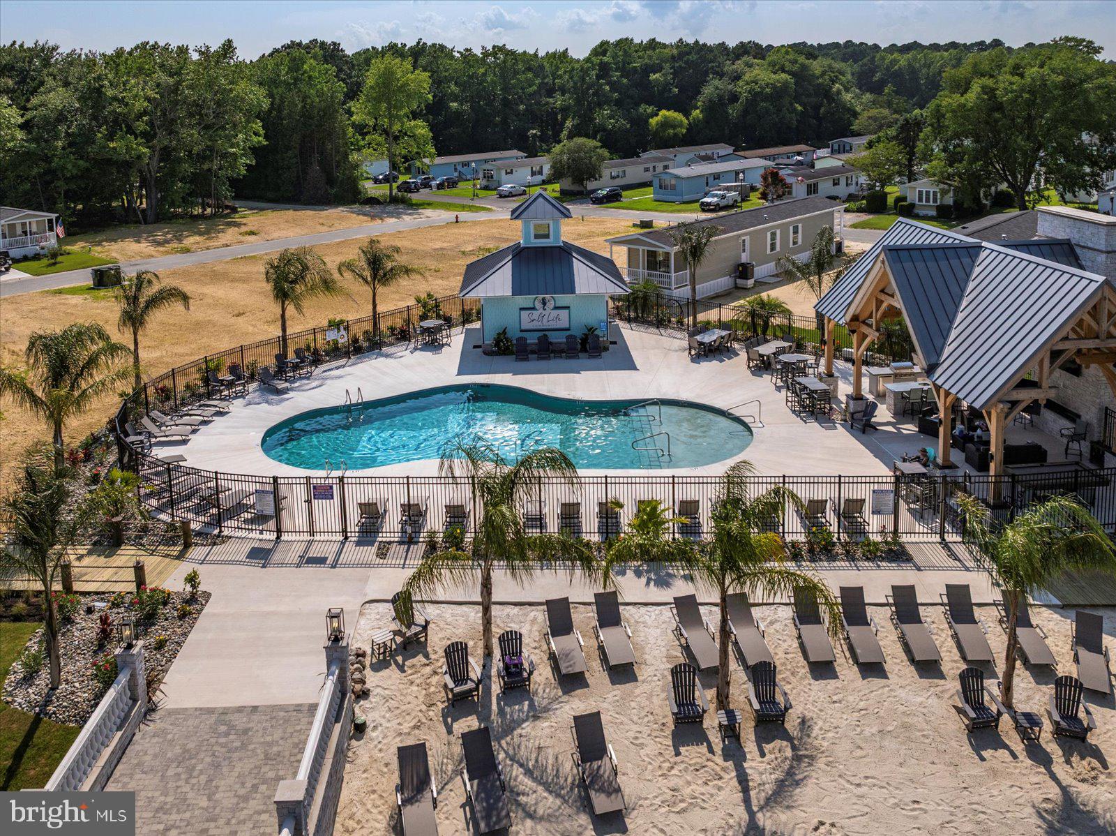 SALT LIFE PARK LLC - Residential