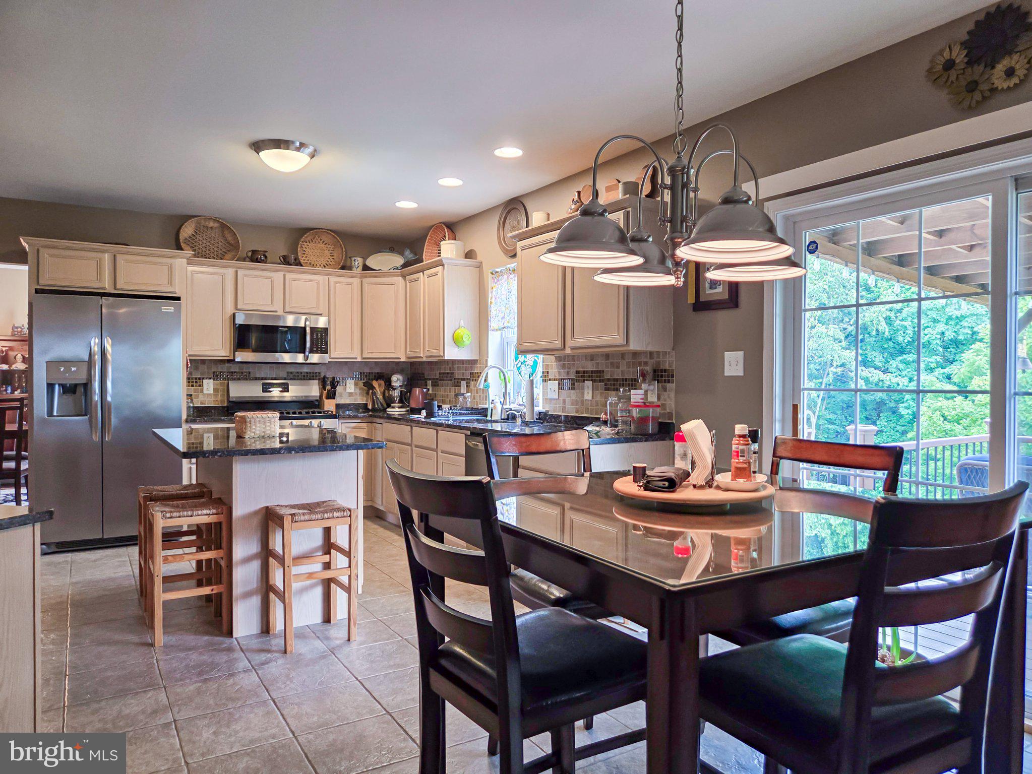 NORTHRIDGE - Residential
