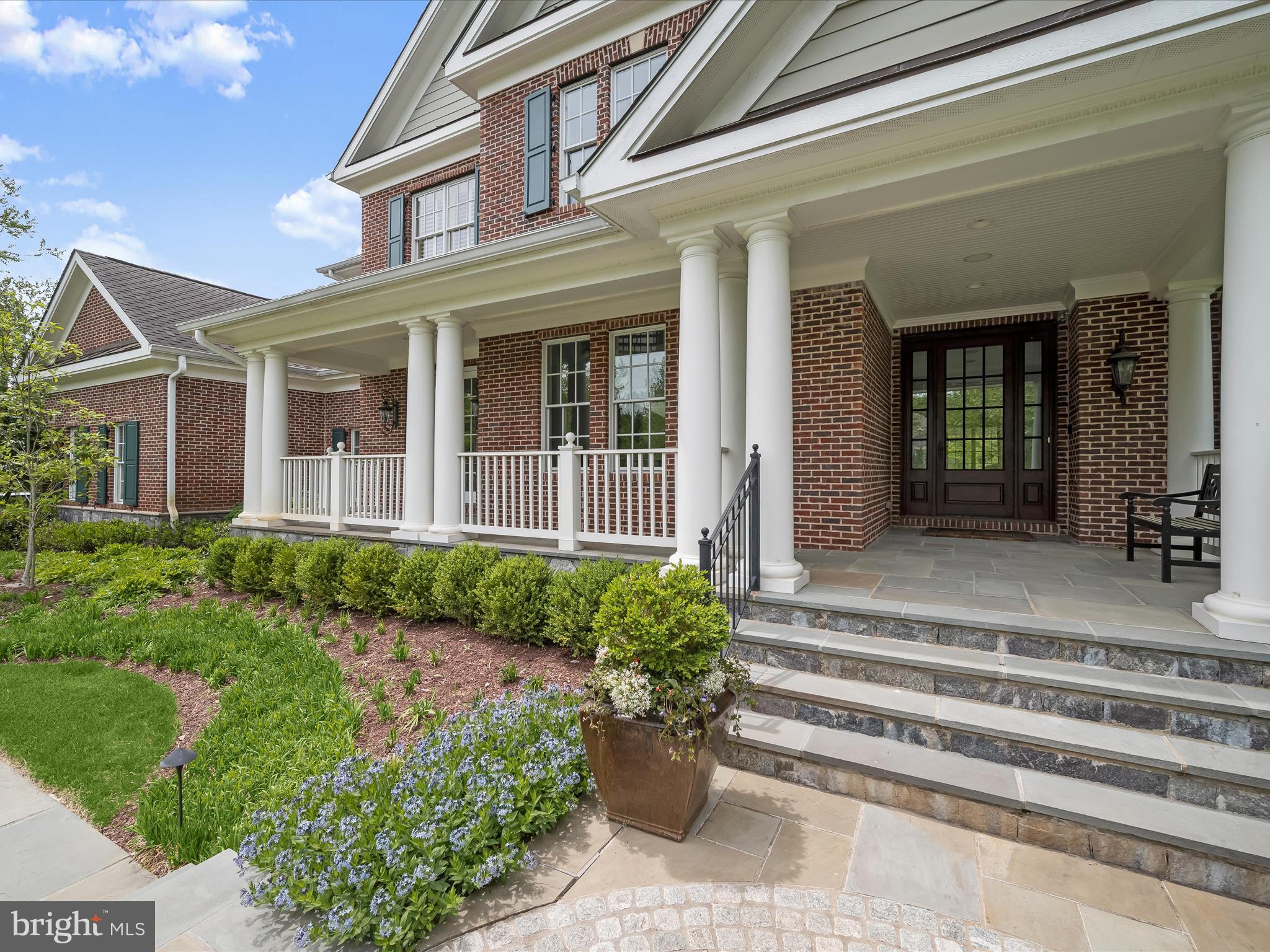 RIVERWOOD - Residential
