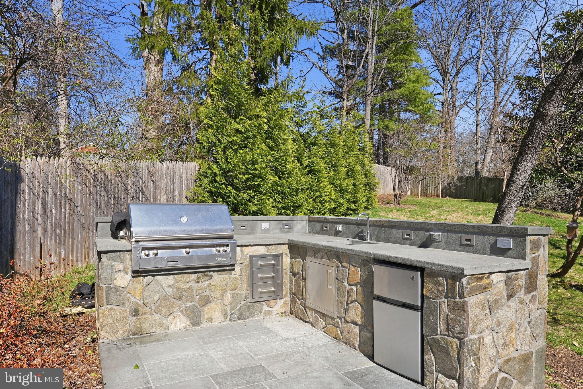 BURNING TREE ESTATES - Residential