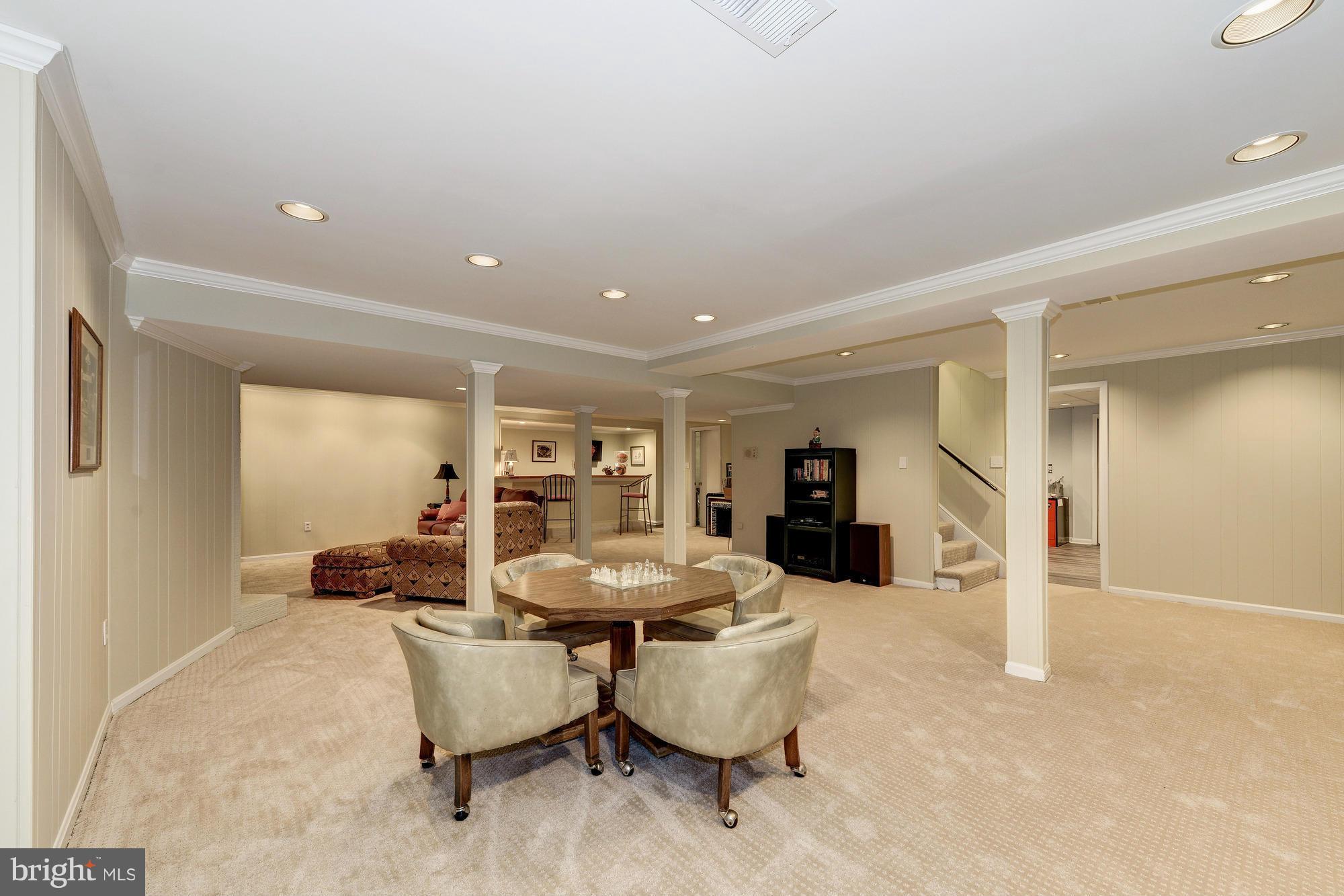 RIVER OAKS - Residential