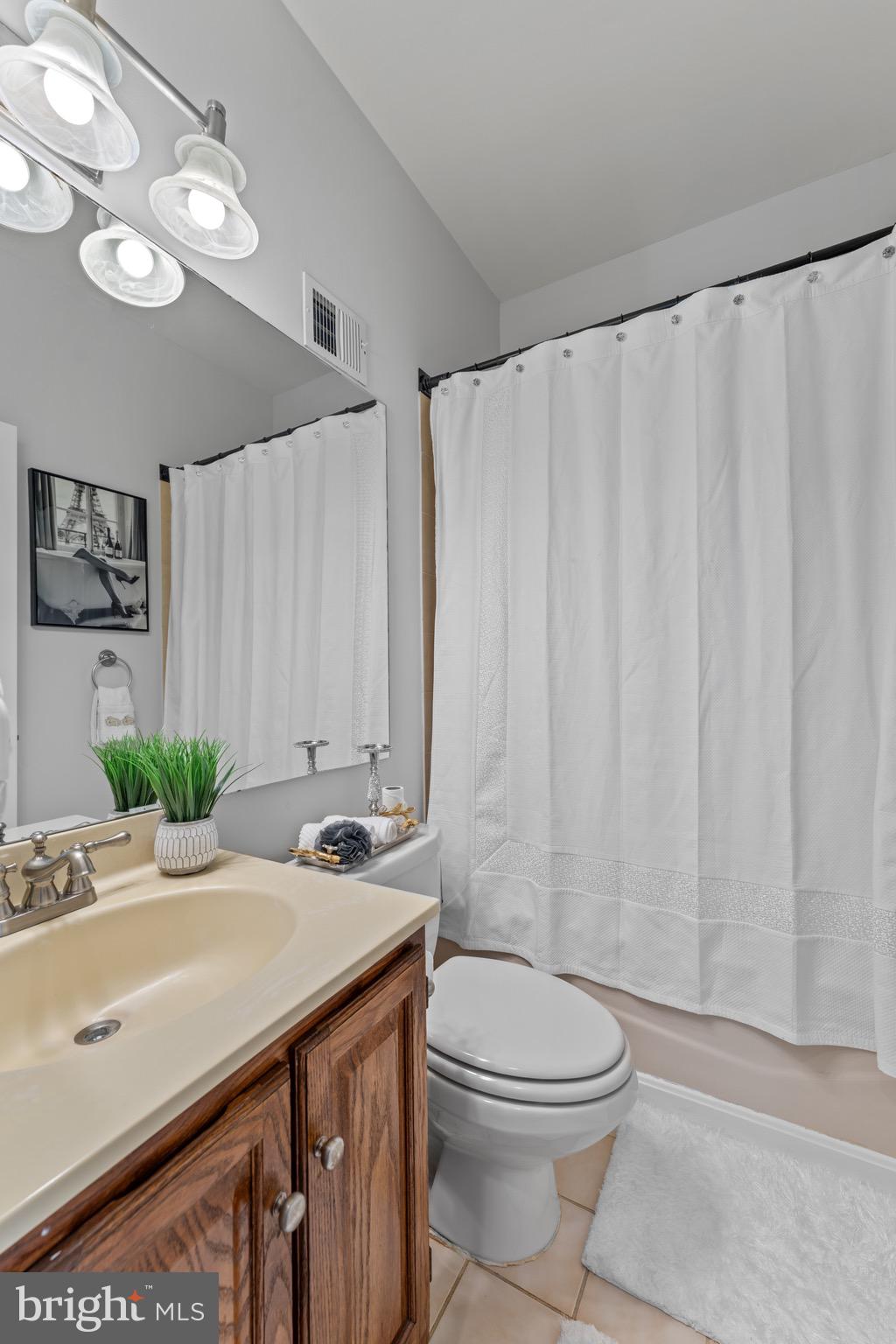 MONTGOMERY HIGHLANDS ESTATES - Residential