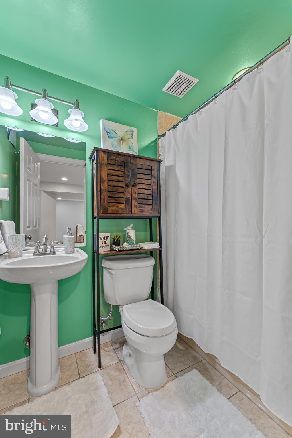MONTGOMERY HIGHLANDS ESTATES - Residential
