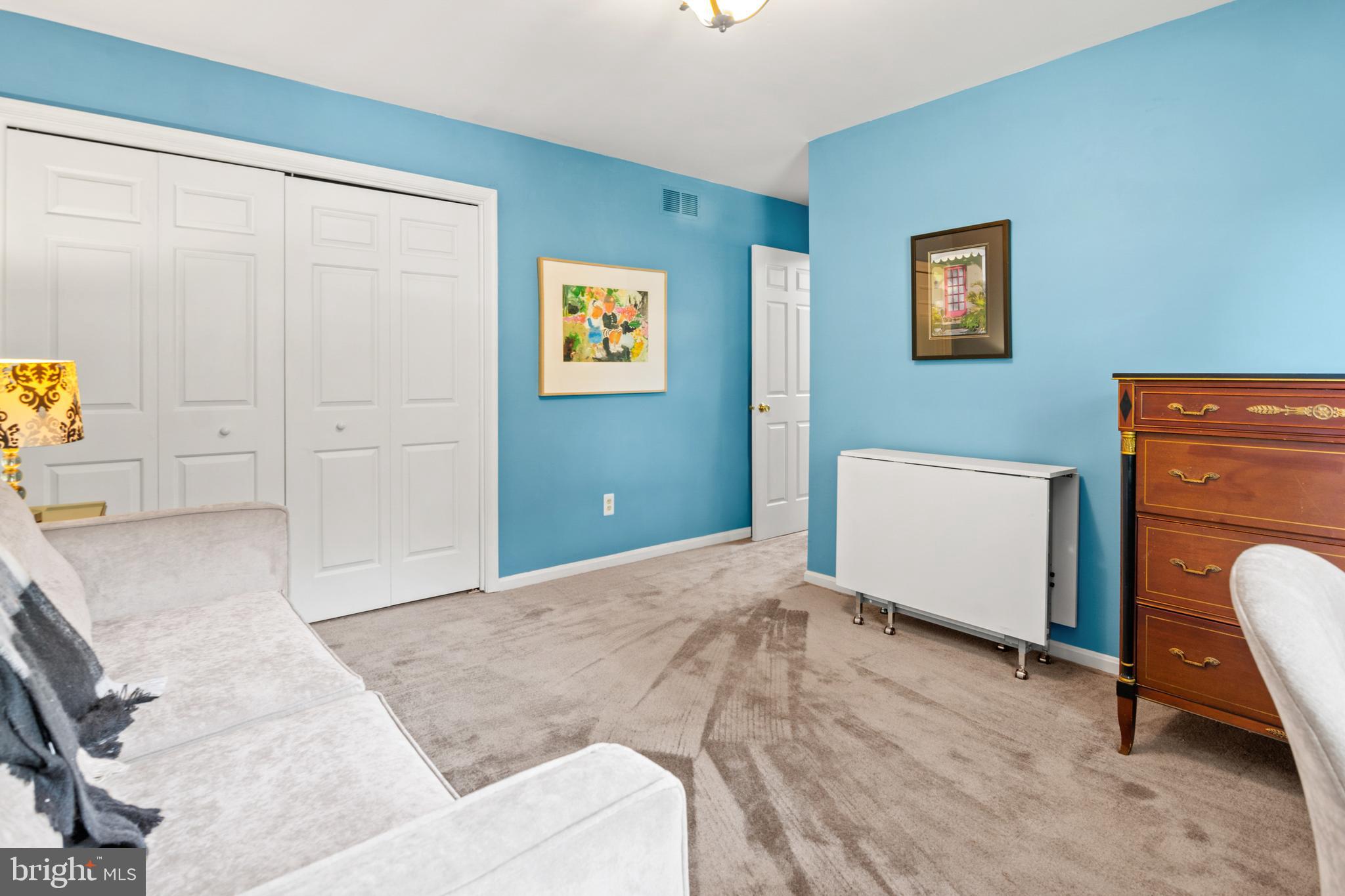 TWIN HARBORS - Residential