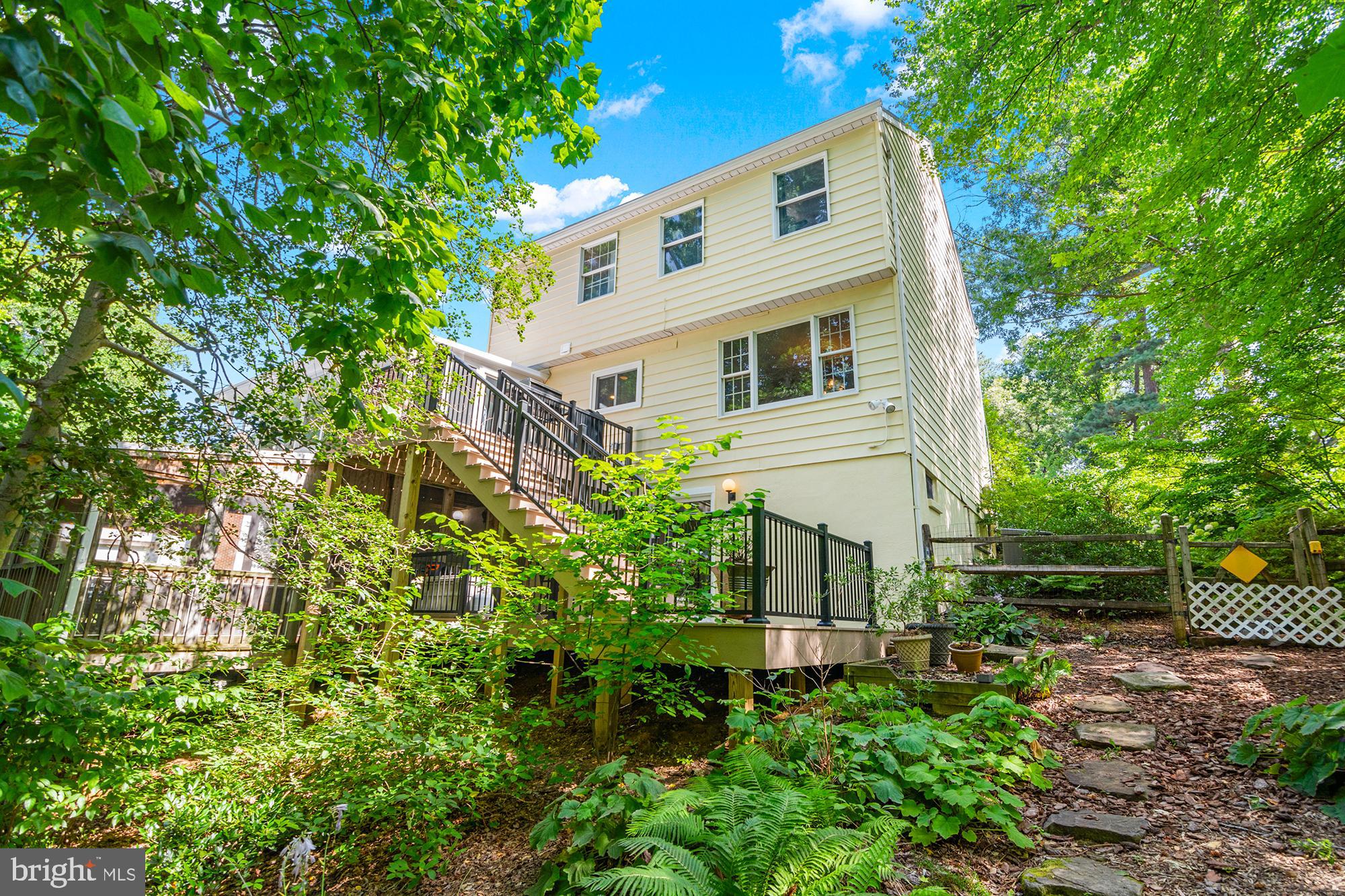 TWIN HARBORS - Residential